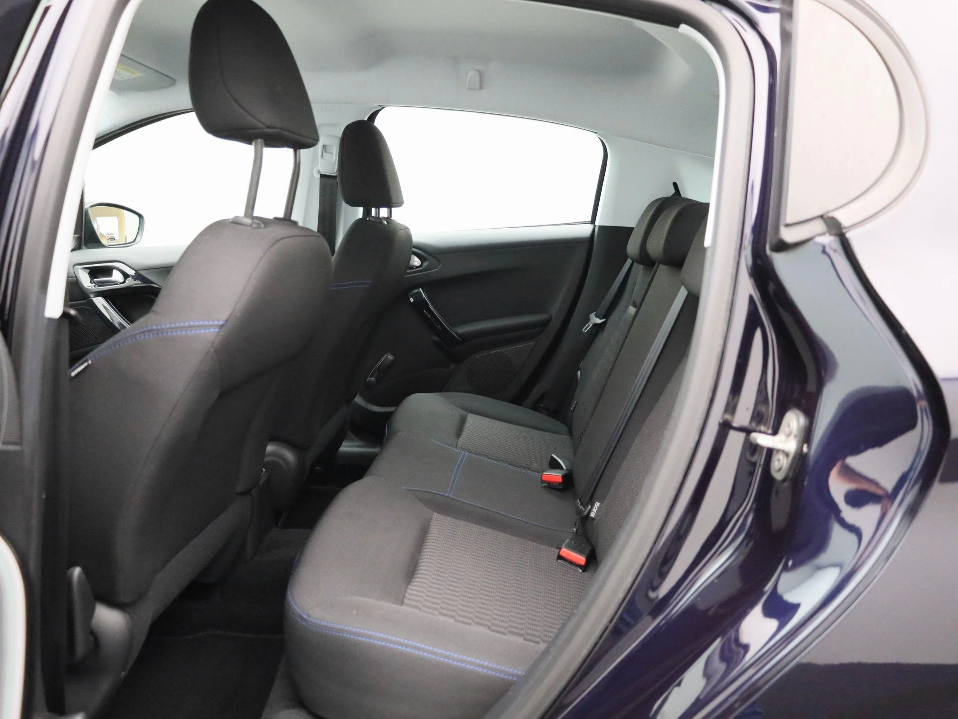 Peugeot-208-image-9