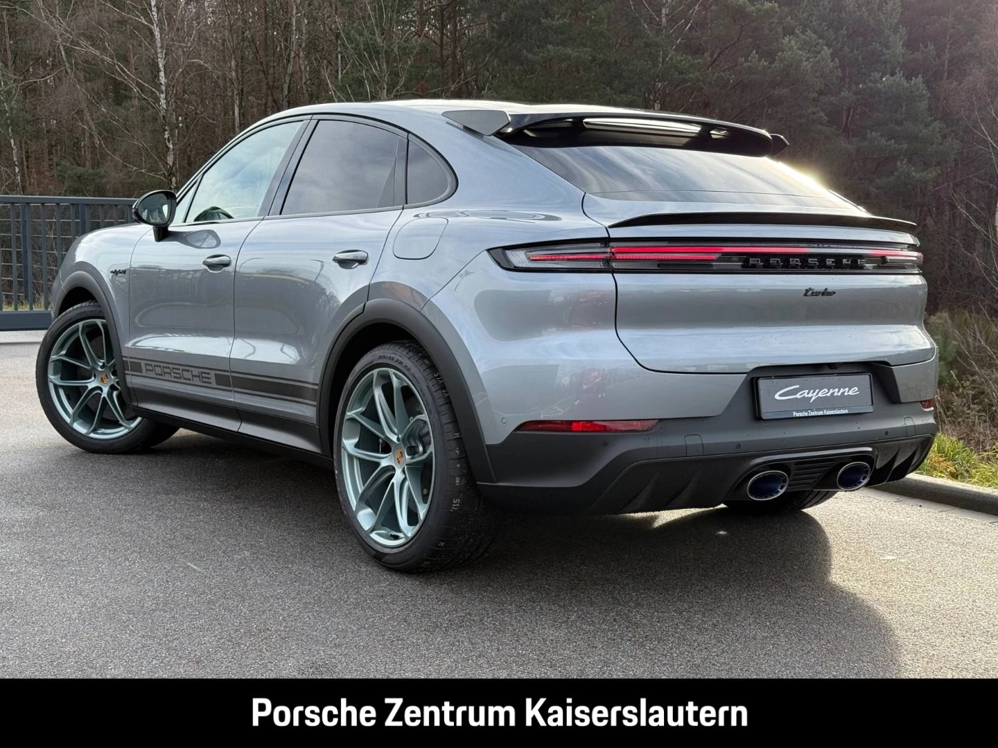 Porsche-Cayenne-image-2