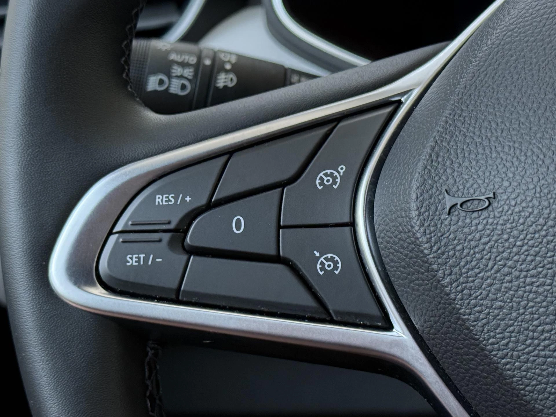 Renault-Clio-image-16