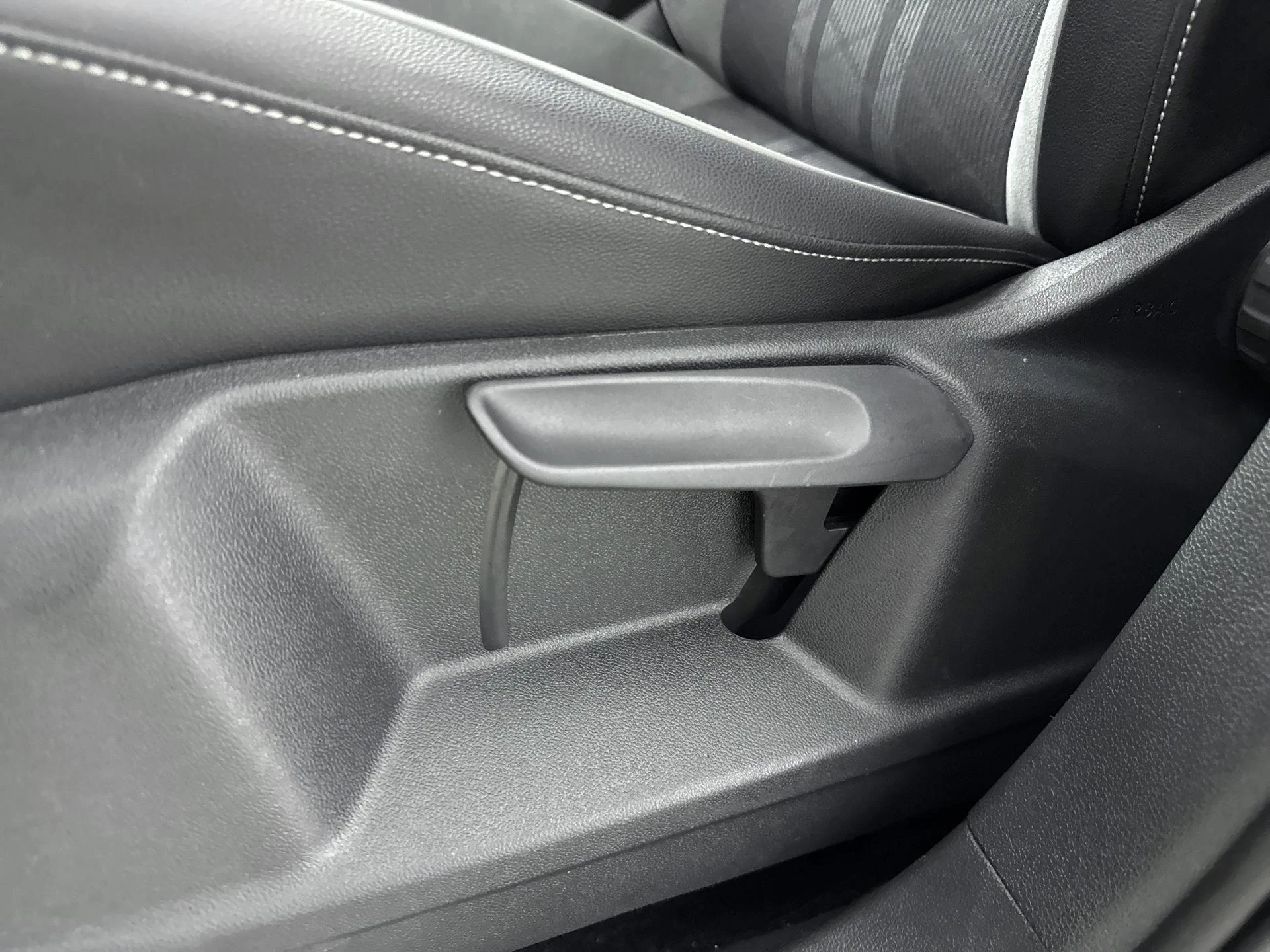 Volkswagen-Tiguan-image-15