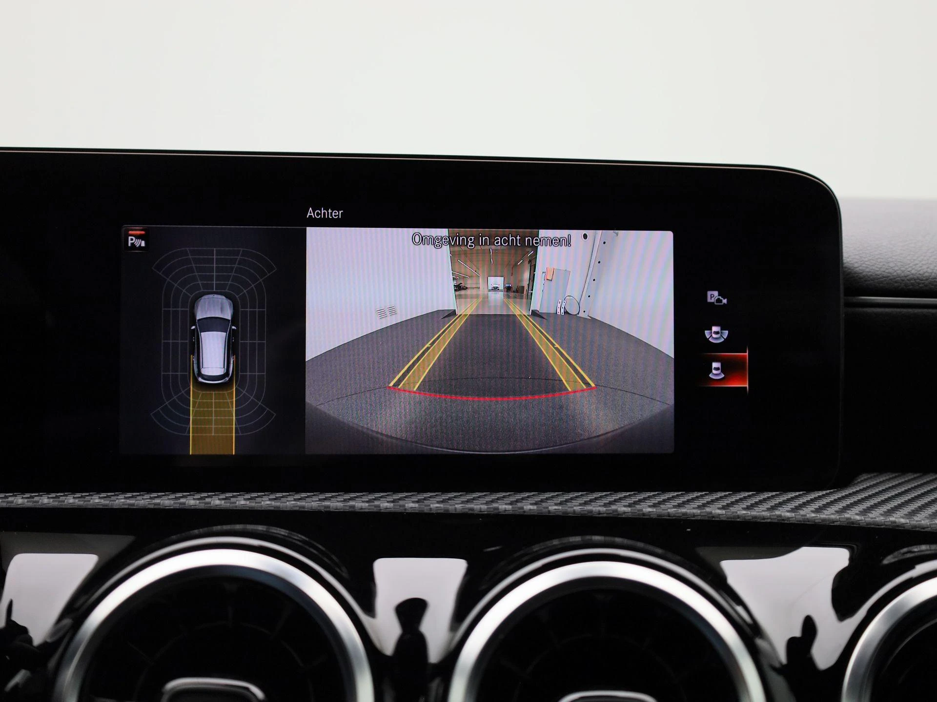 Mercedes-Benz-CLA-image-28
