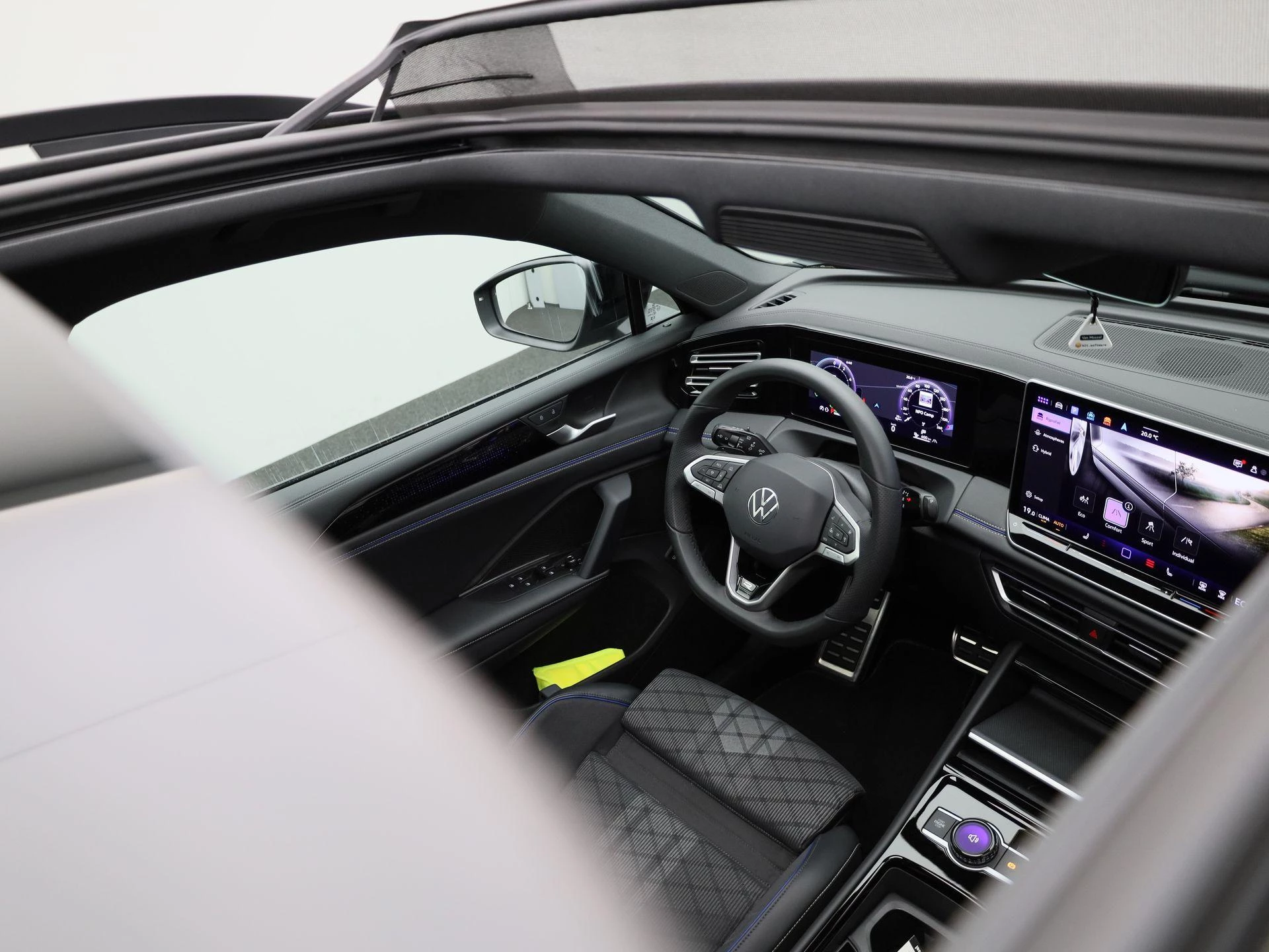 Volkswagen-Tiguan-image-50