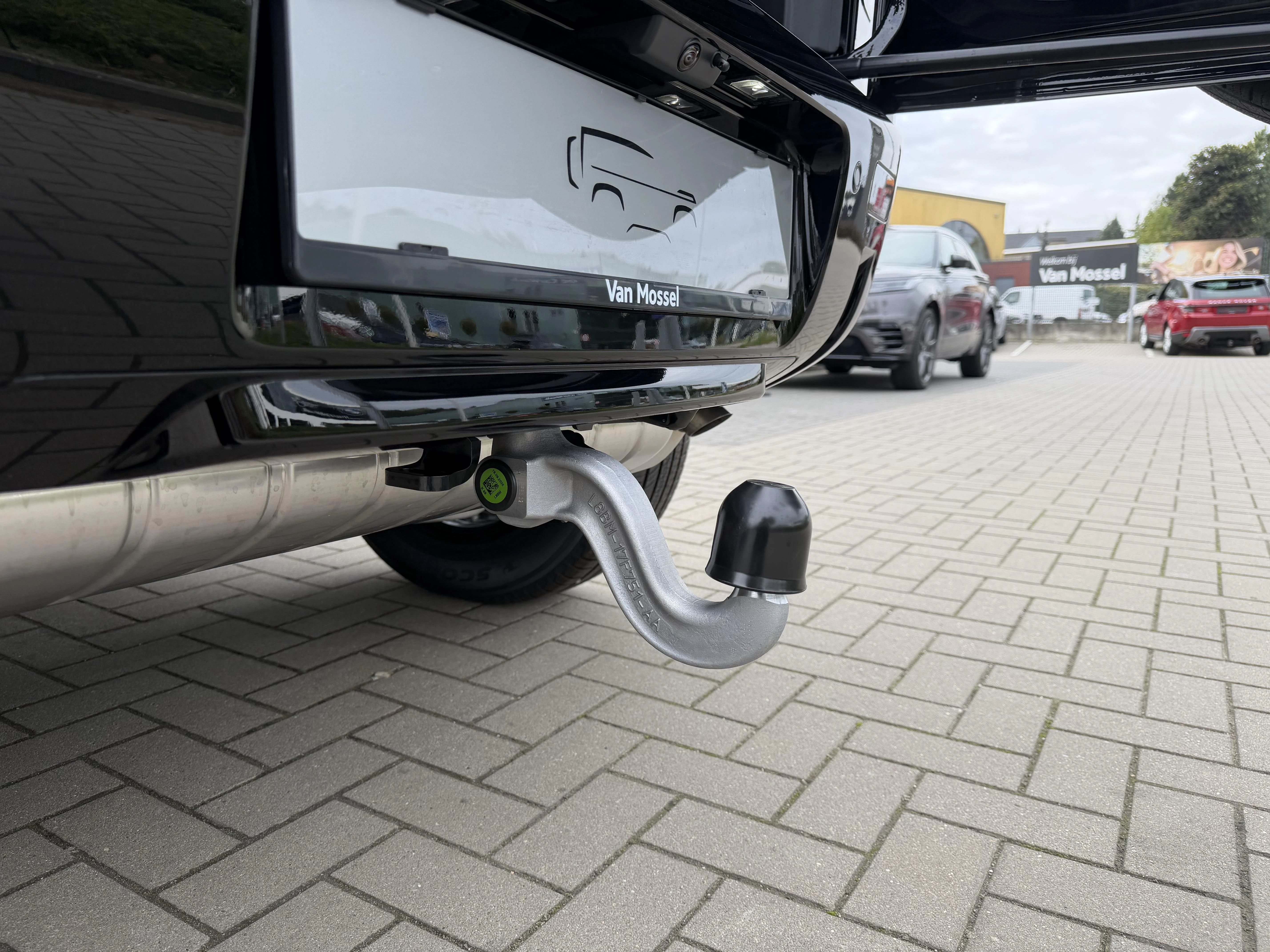Land Rover-Defender-image-9