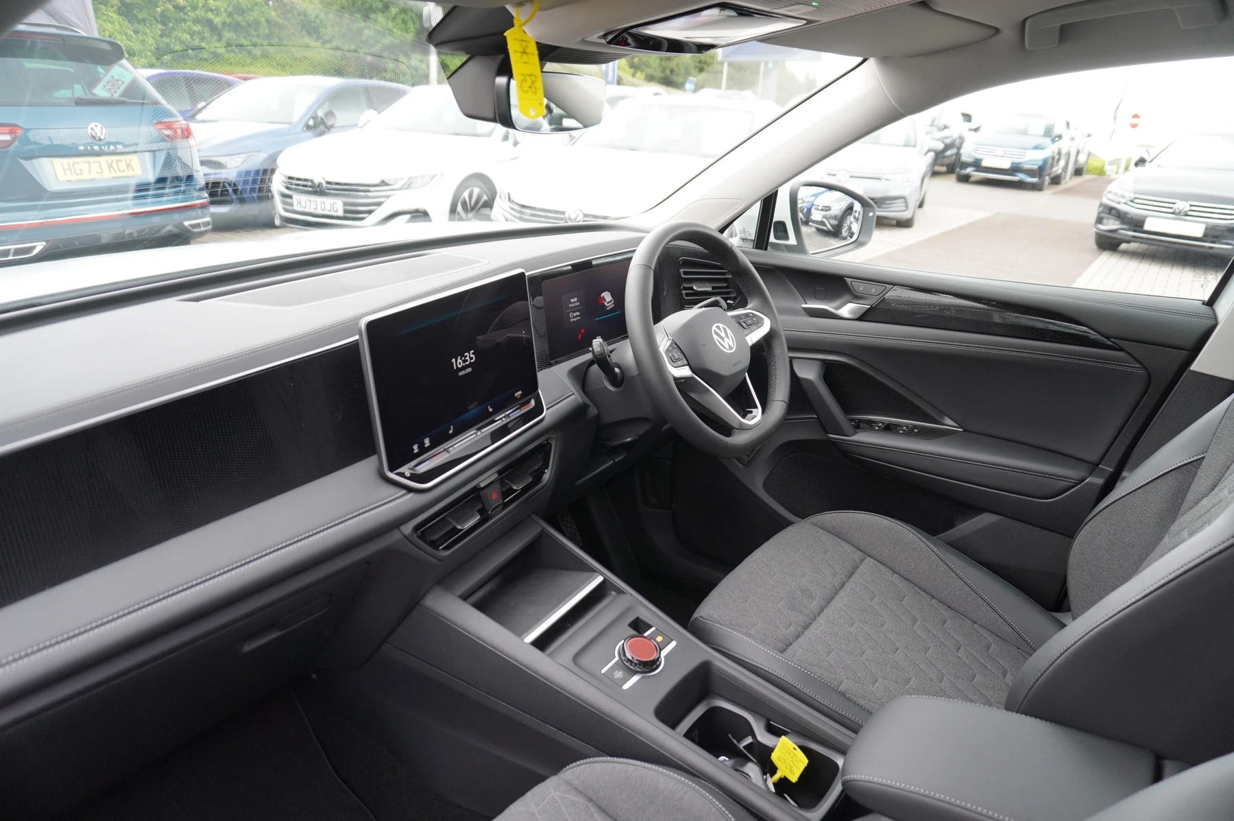 Volkswagen-Tiguan-image-1