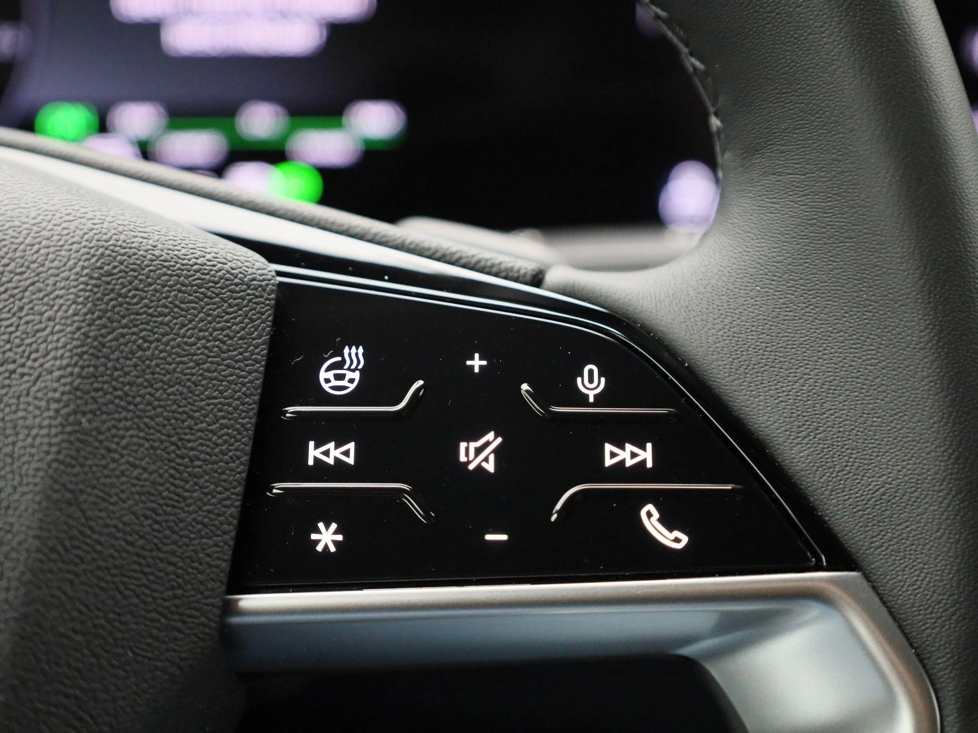 Audi-Q6 e-tron-image-23
