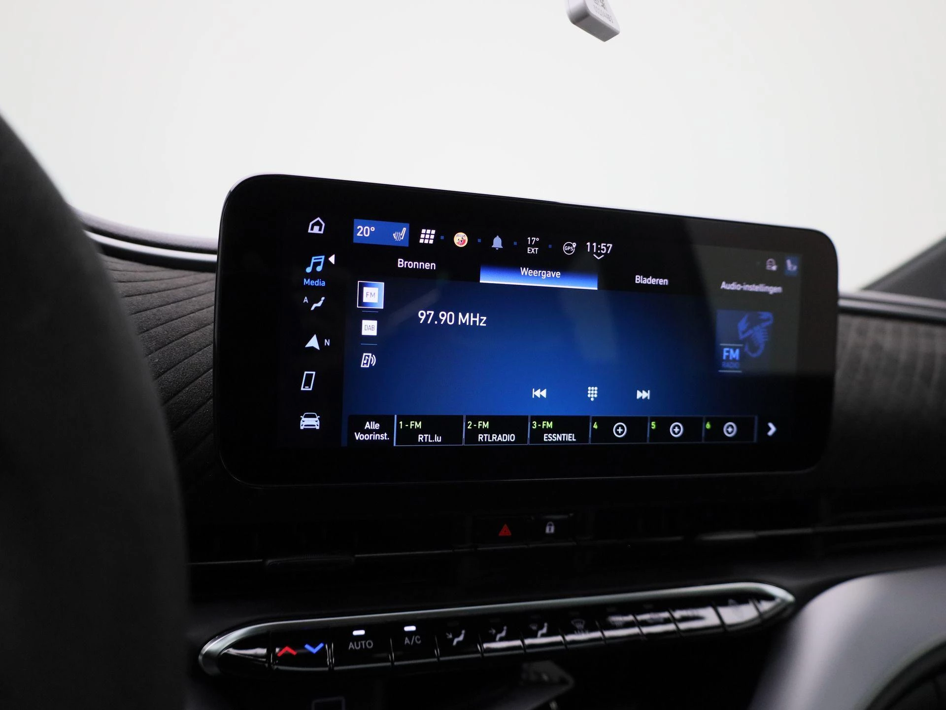 Abarth-500e-image-27