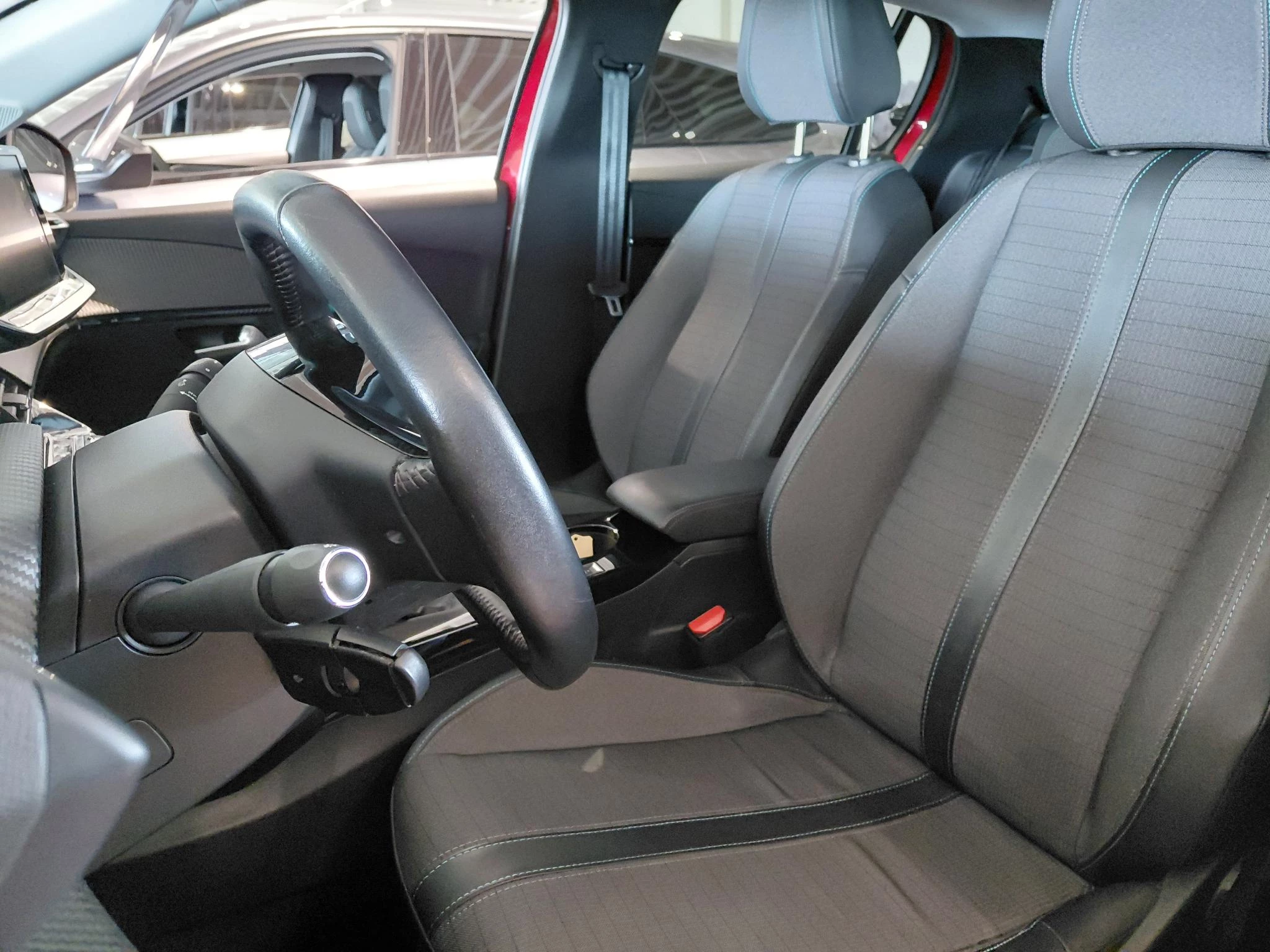 Peugeot-208-image-5