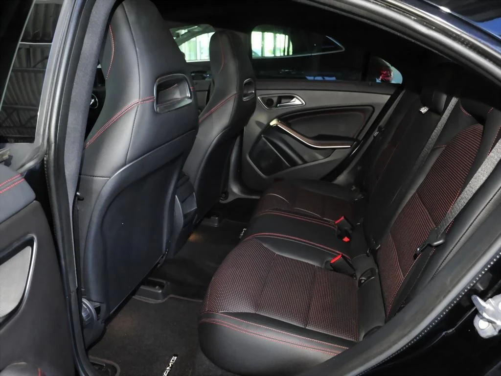 Mercedes-Benz-CLA 250-image-11