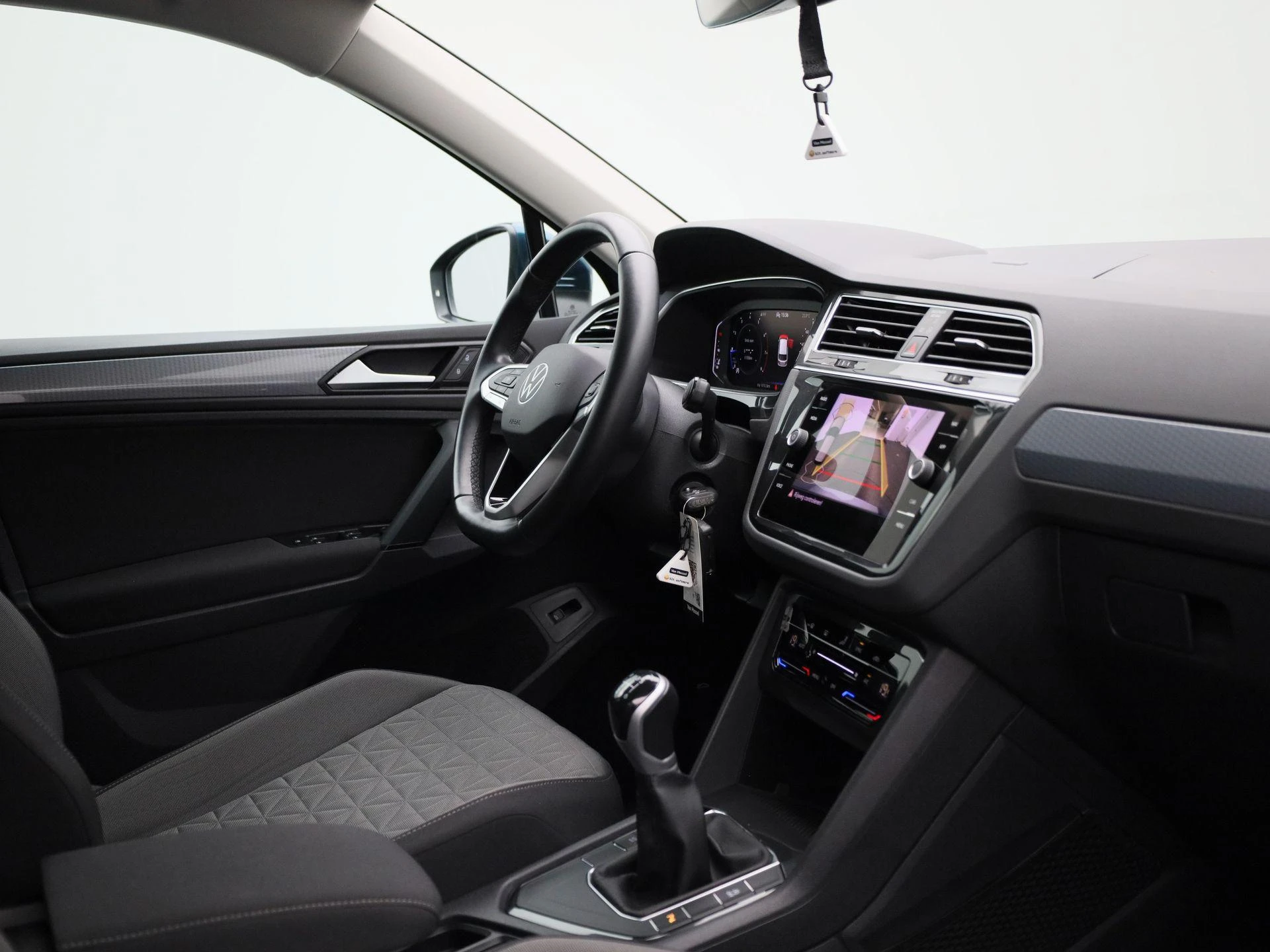 Volkswagen-Tiguan-image-32