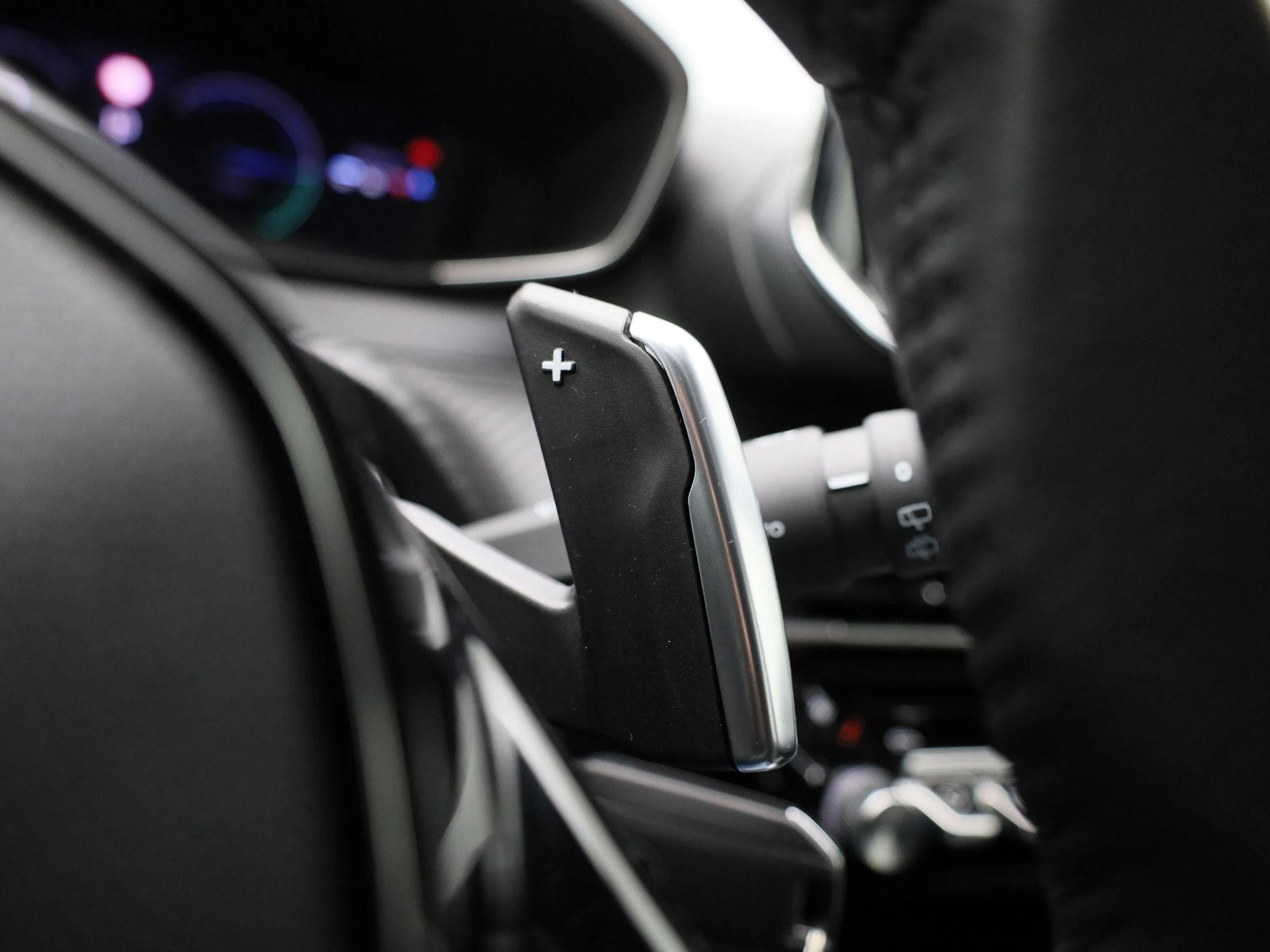 Peugeot 208 - 23
