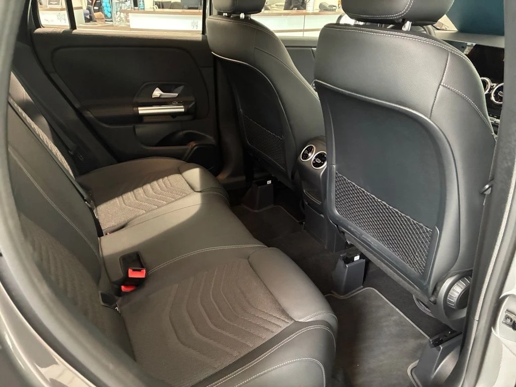 Mercedes-Benz-GLA 200-image-20