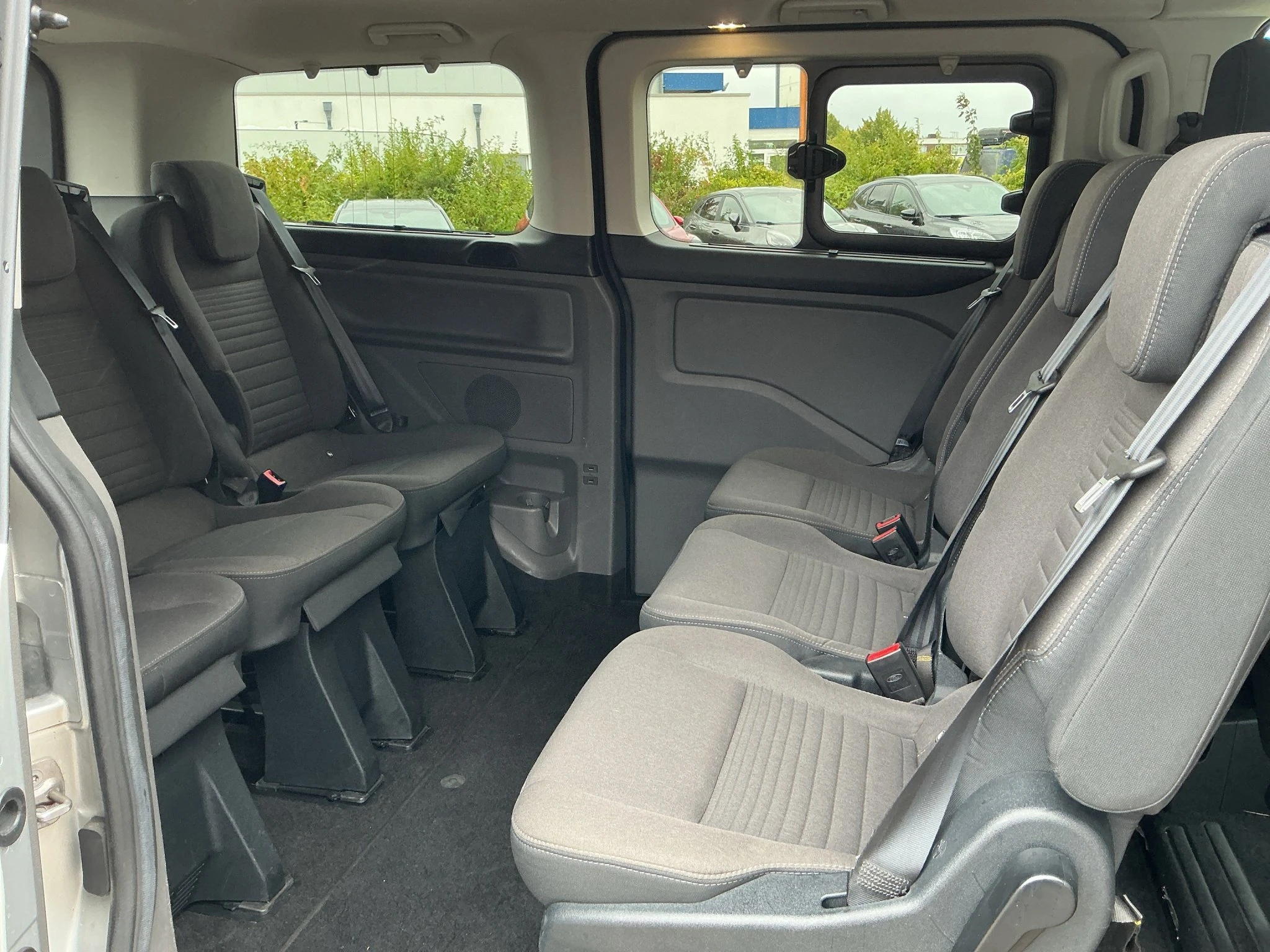 Ford-Tourneo Custom-image-19