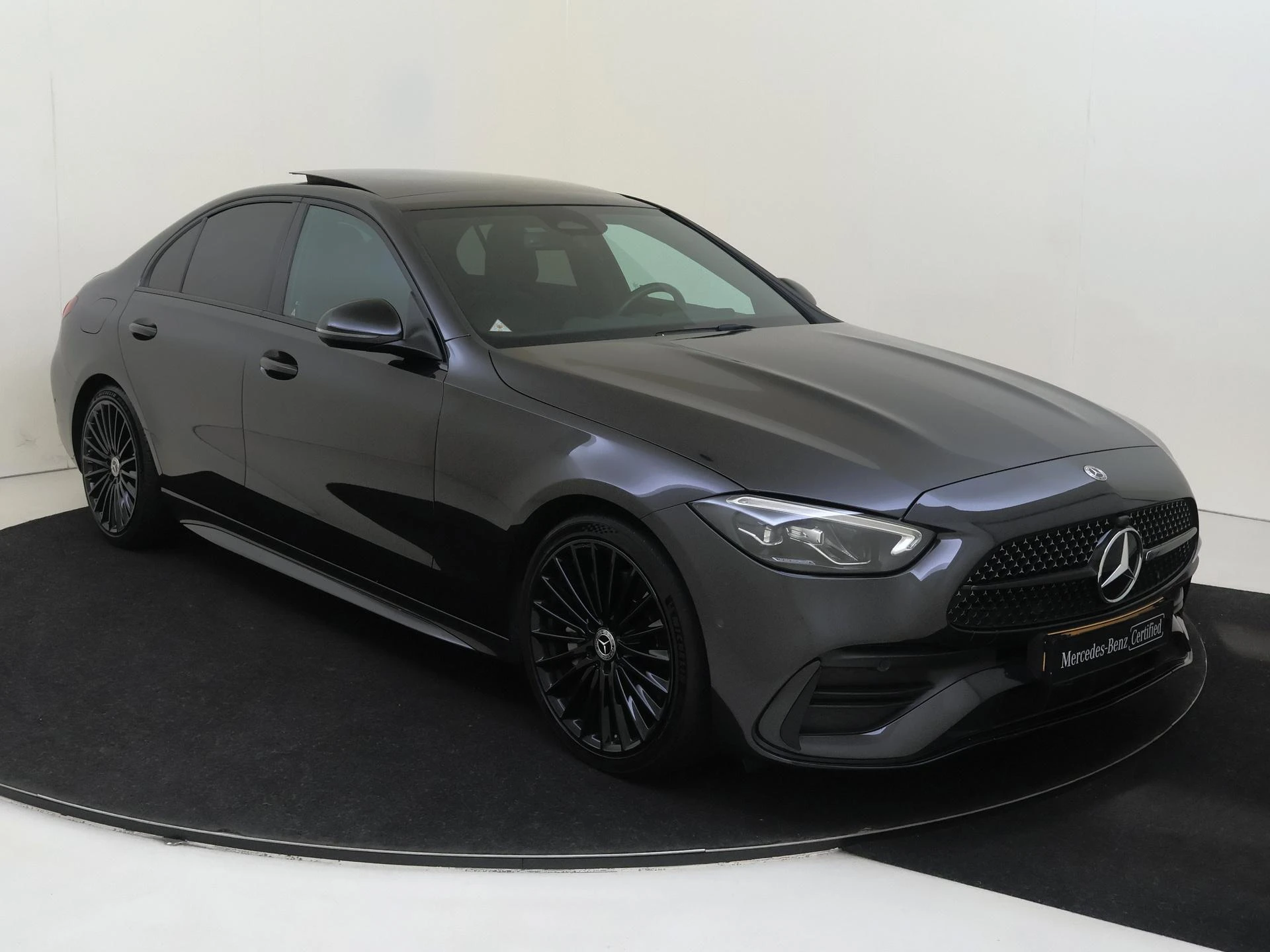 Mercedes-Benz-C-Klasse-image-1