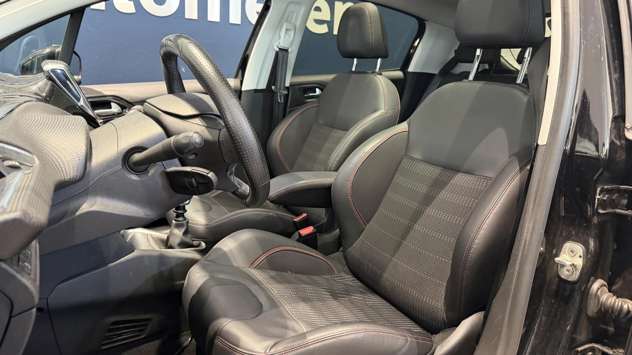 Peugeot-208-image-6