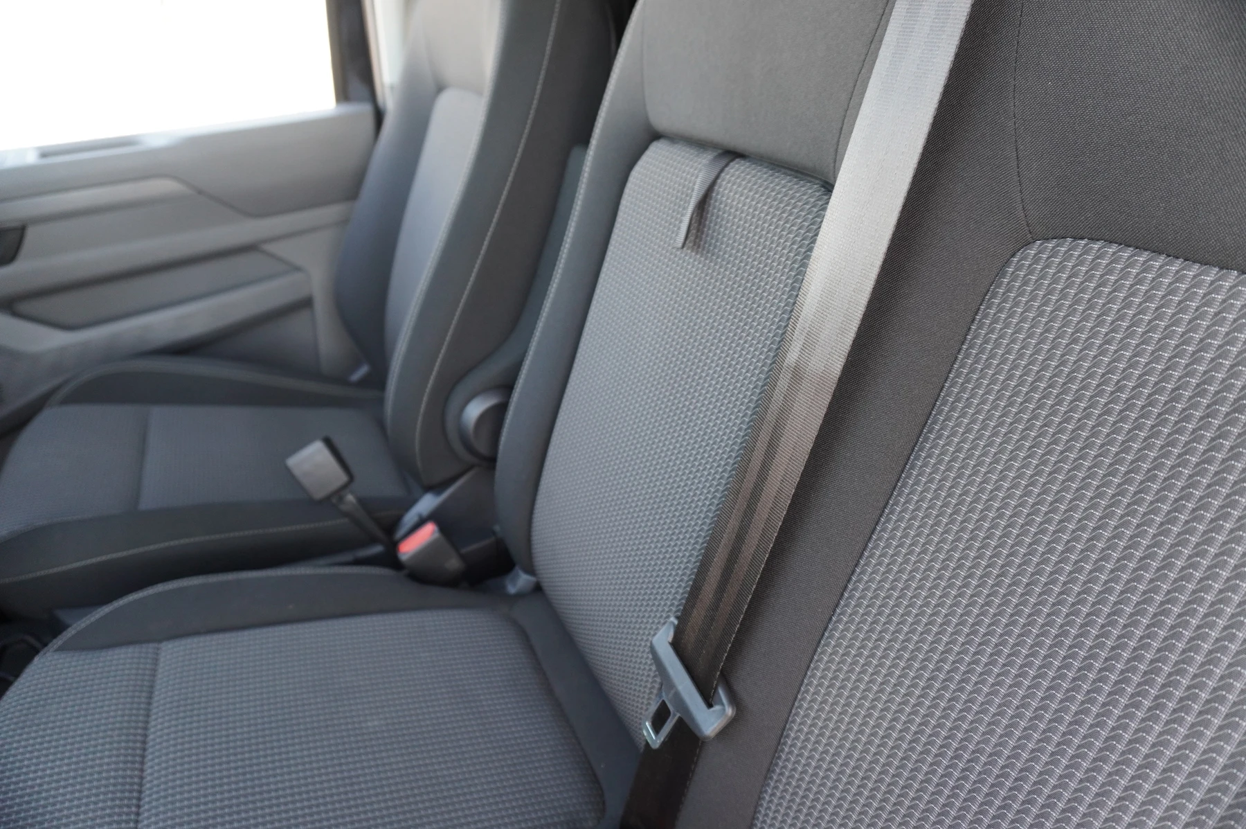 Volkswagen-Transporter-image-9