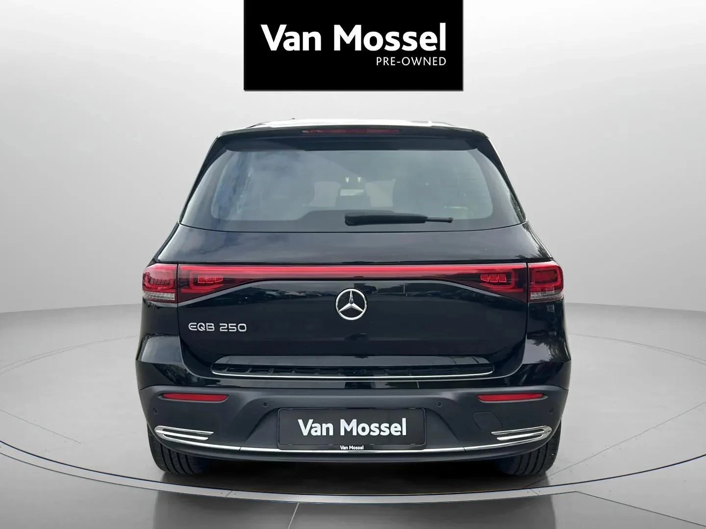 Mercedes-Benz-EQB-image-5