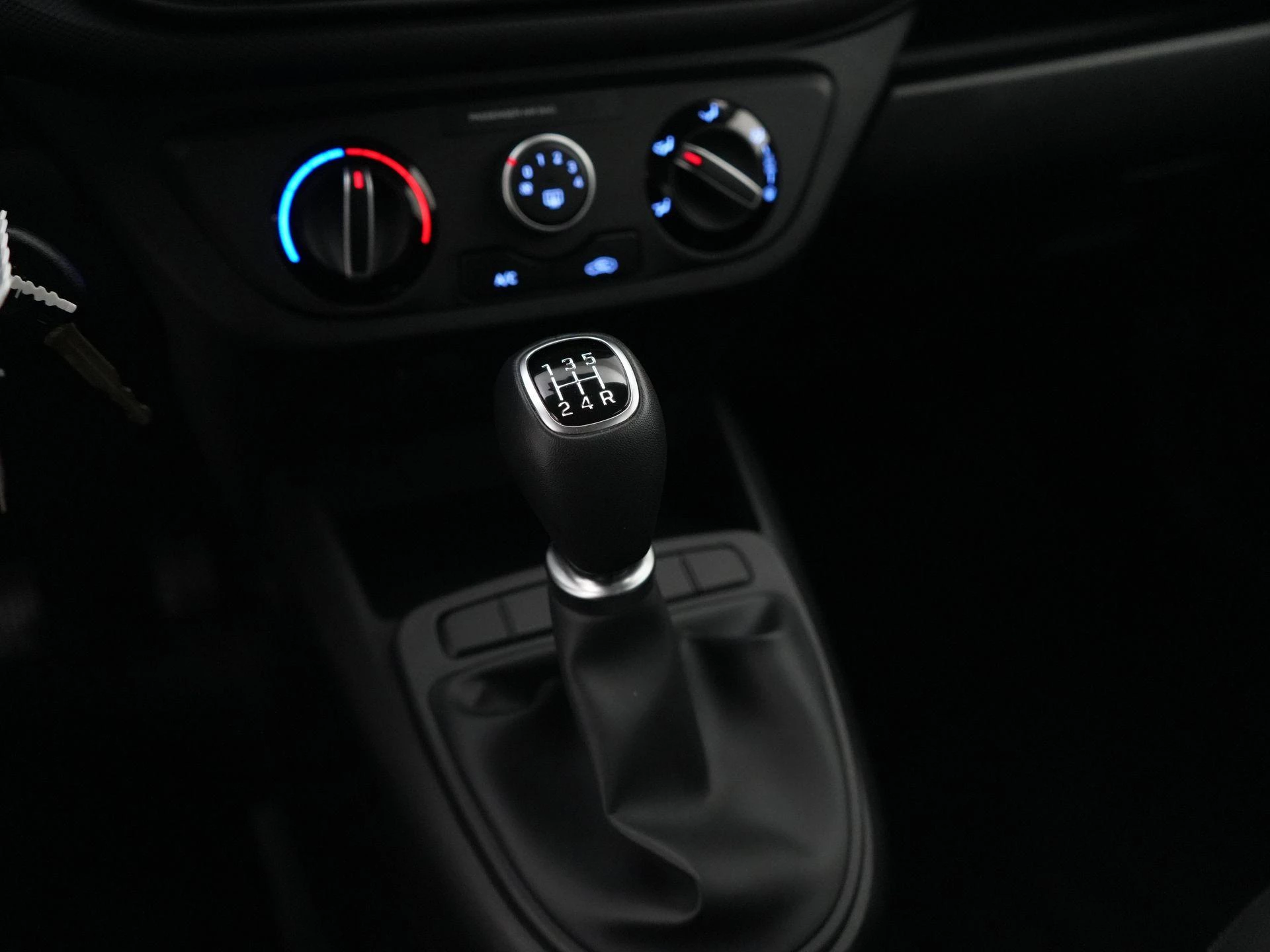 Hyundai-i10-image-24