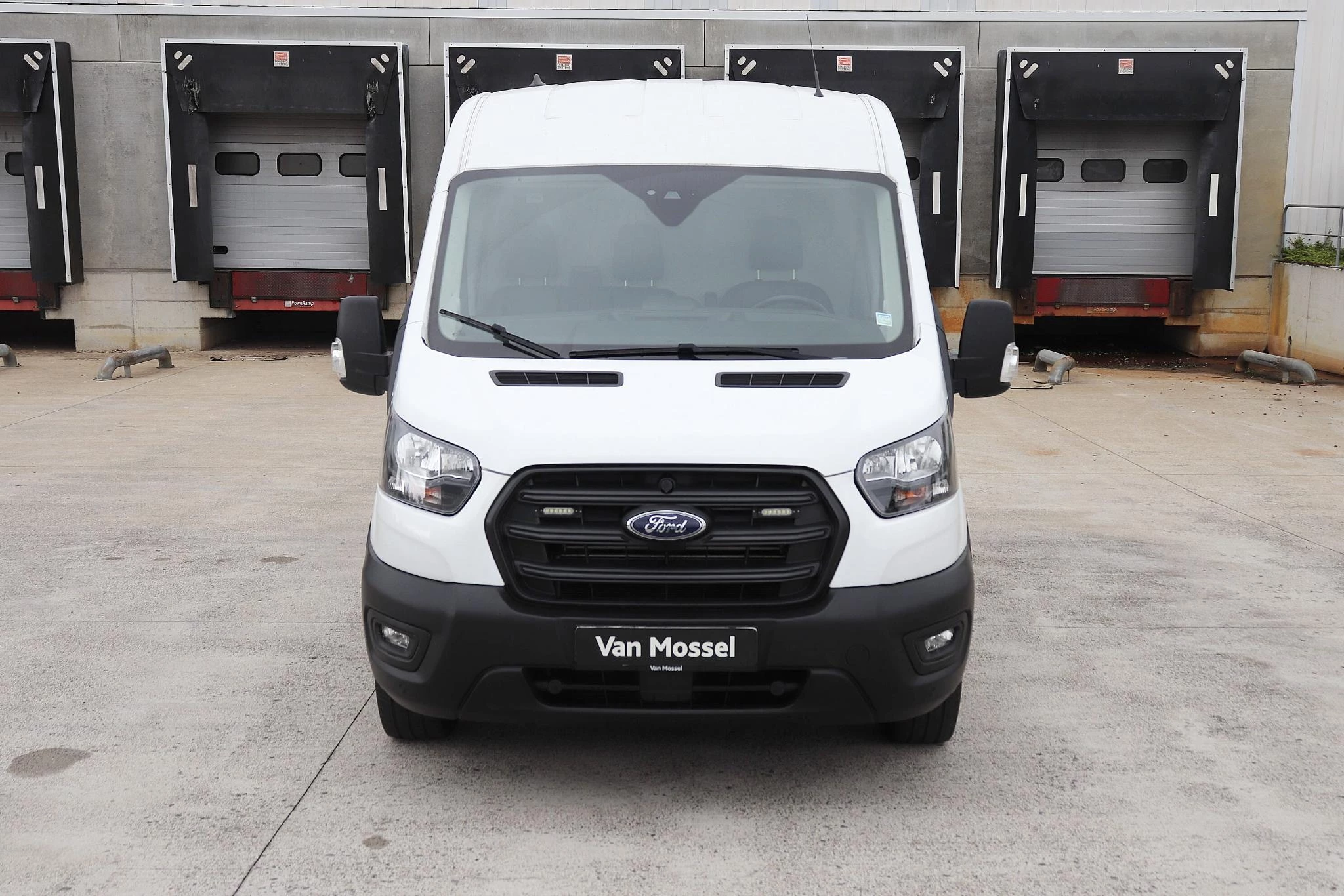 Ford-Transit-image-1