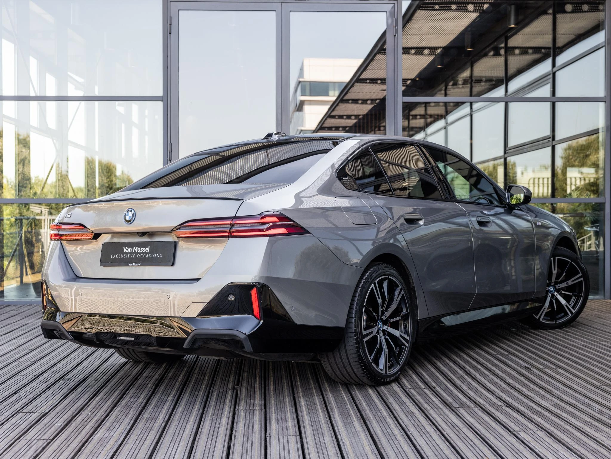 BMW-i5-image-6