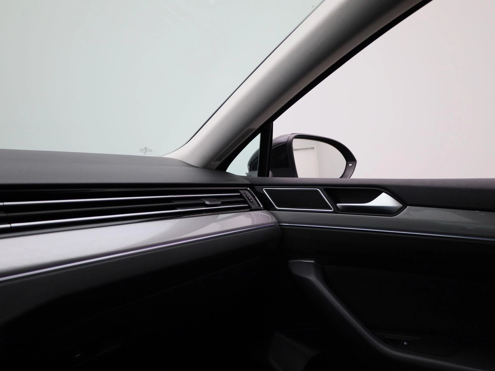 Volkswagen-Passat-image-31