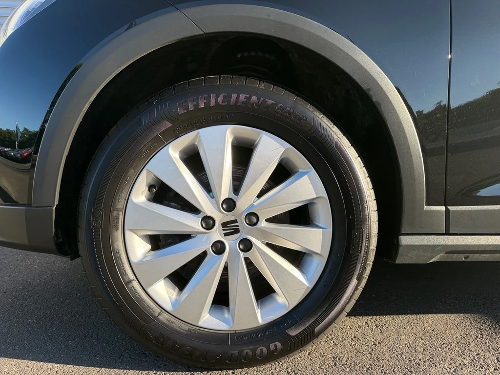 SEAT-Arona-image-2
