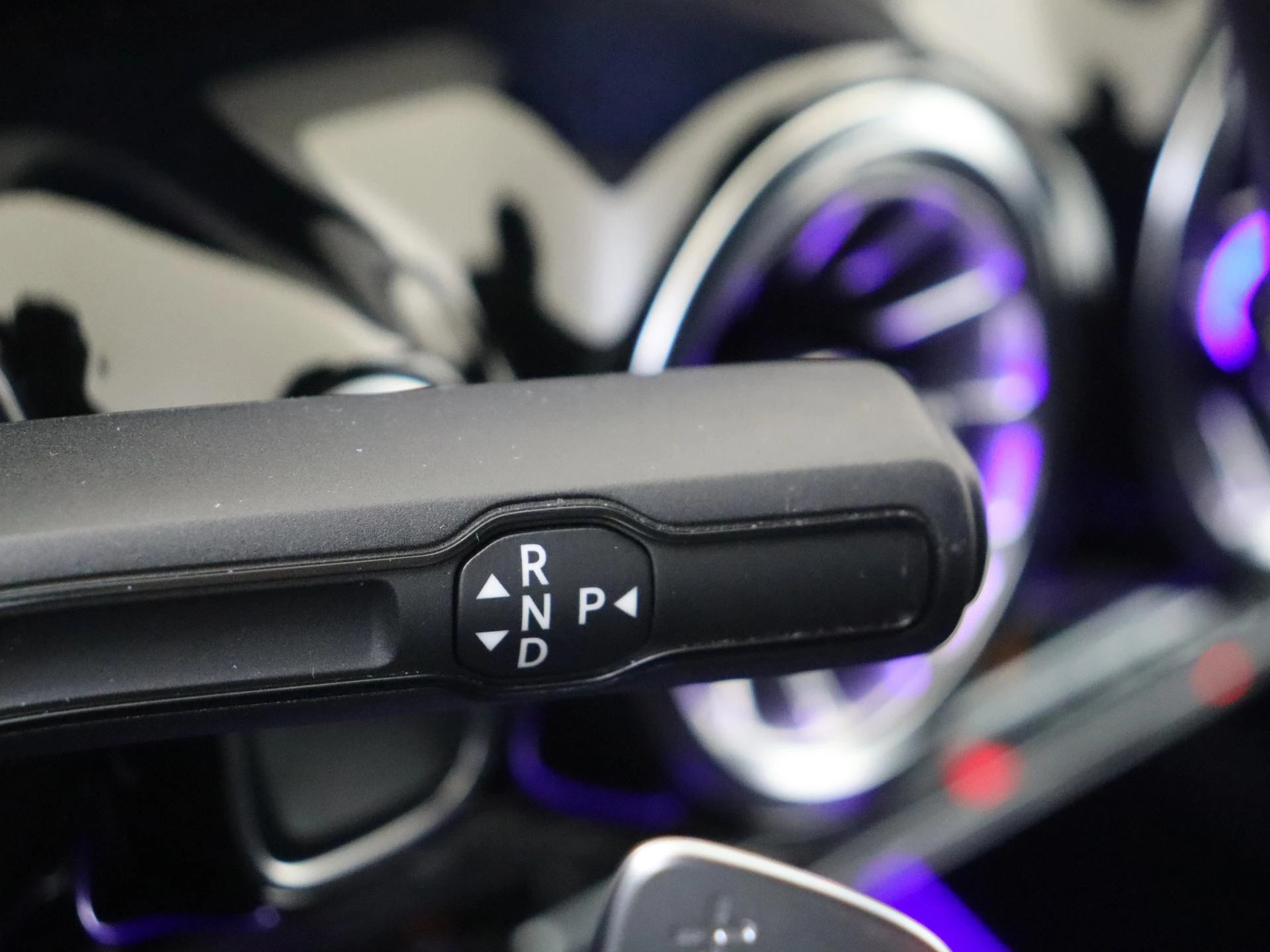 Mercedes-Benz-EQA-image-16