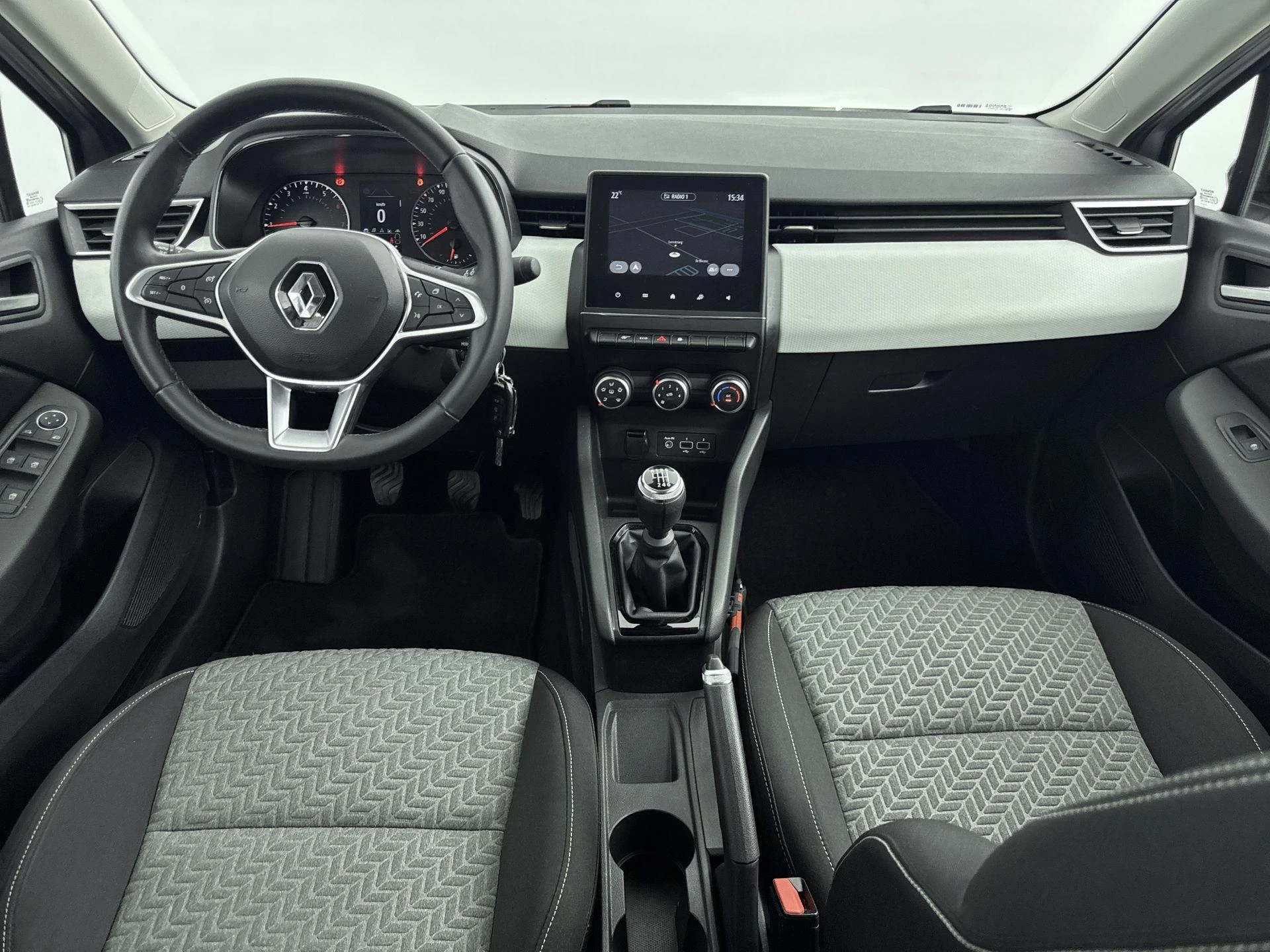 Renault-Clio-image-16