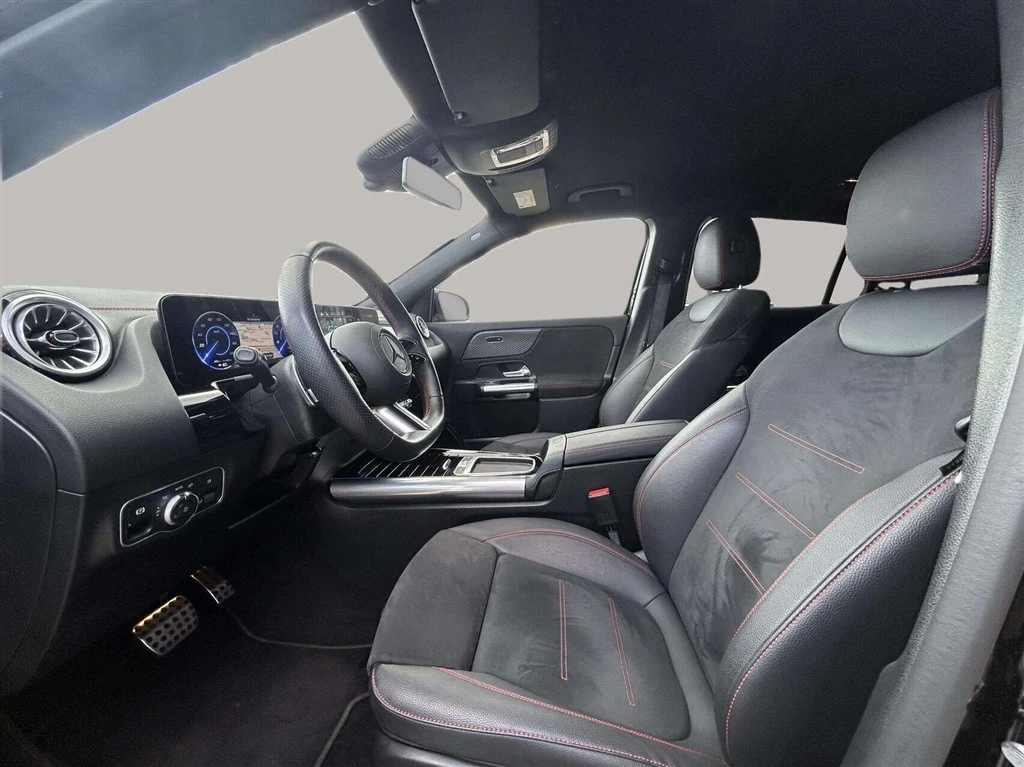 Mercedes-Benz-EQA-image-9