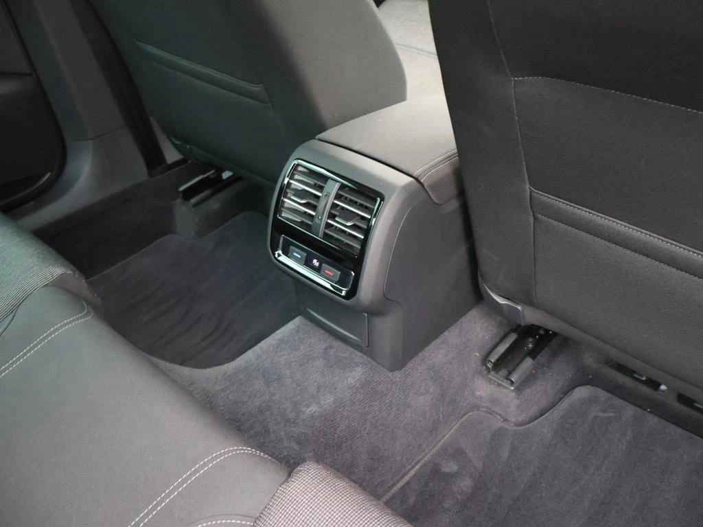 Volkswagen Passat Passat Comfortline 1.5TSI *AUTOMAAT*VIRTUAL COCKPIT*TREKHAAK*NAVI*PDC*ACC*...9