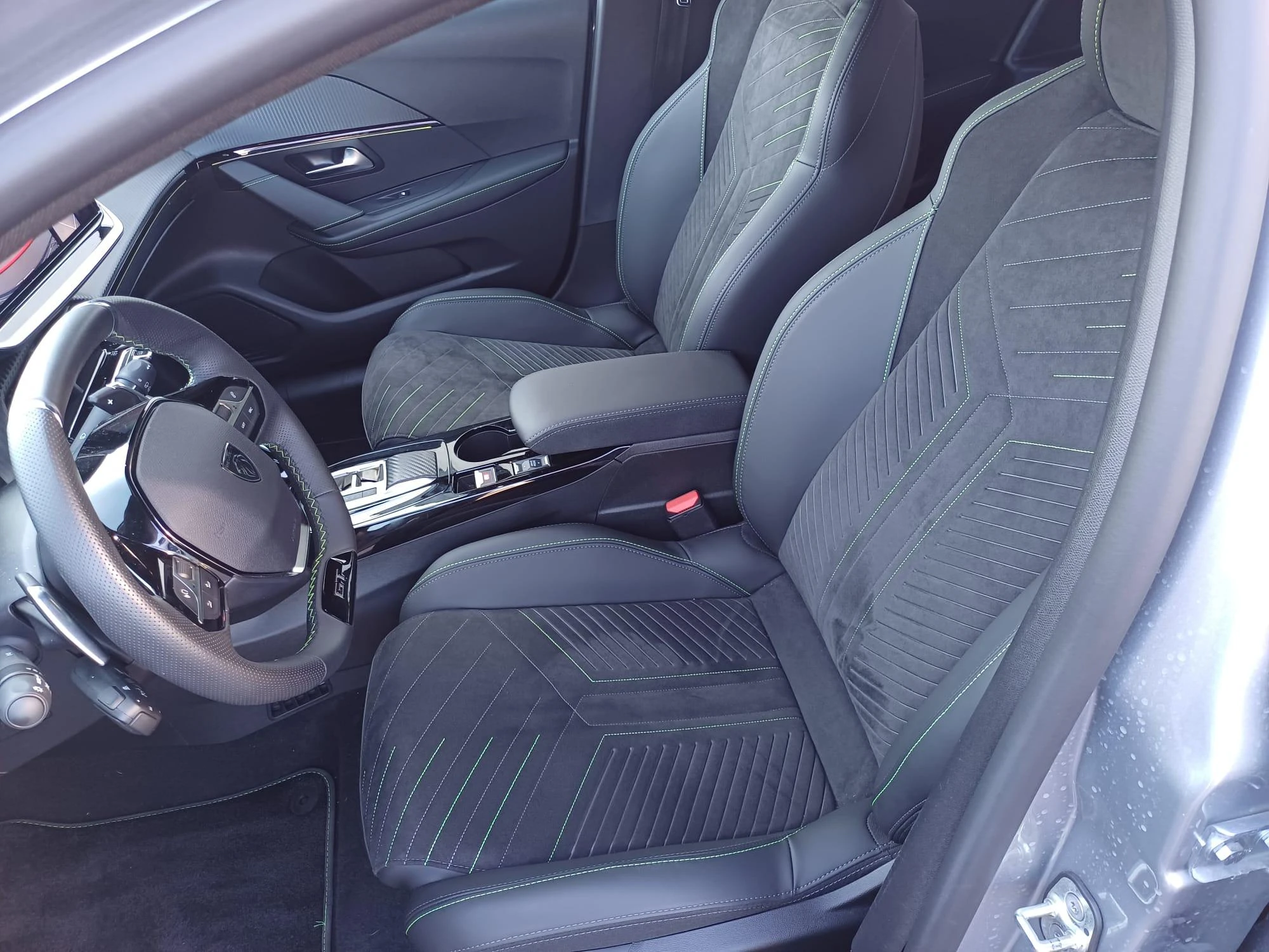 Peugeot-208-image-11
