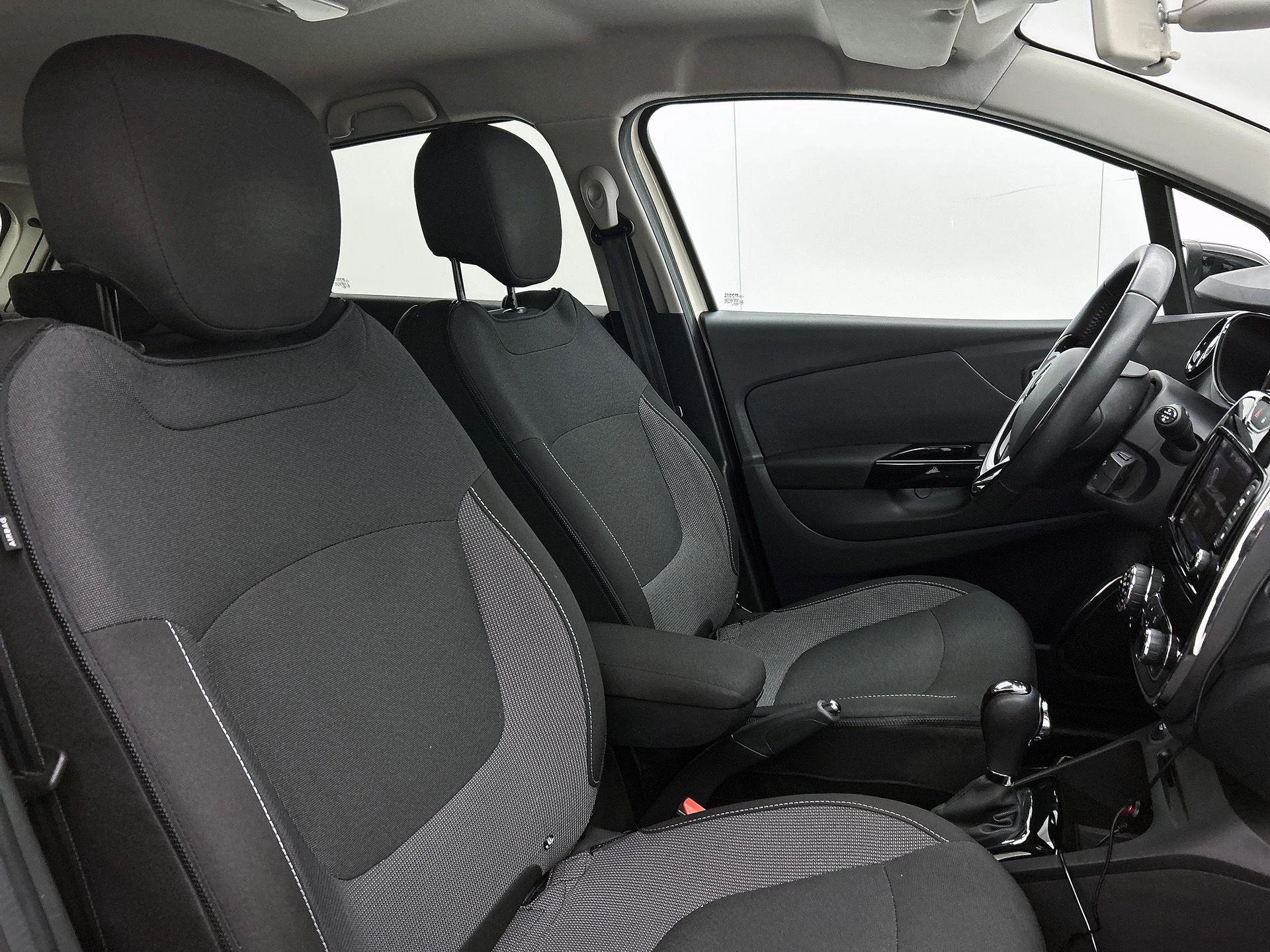 Renault-Captur-image-32