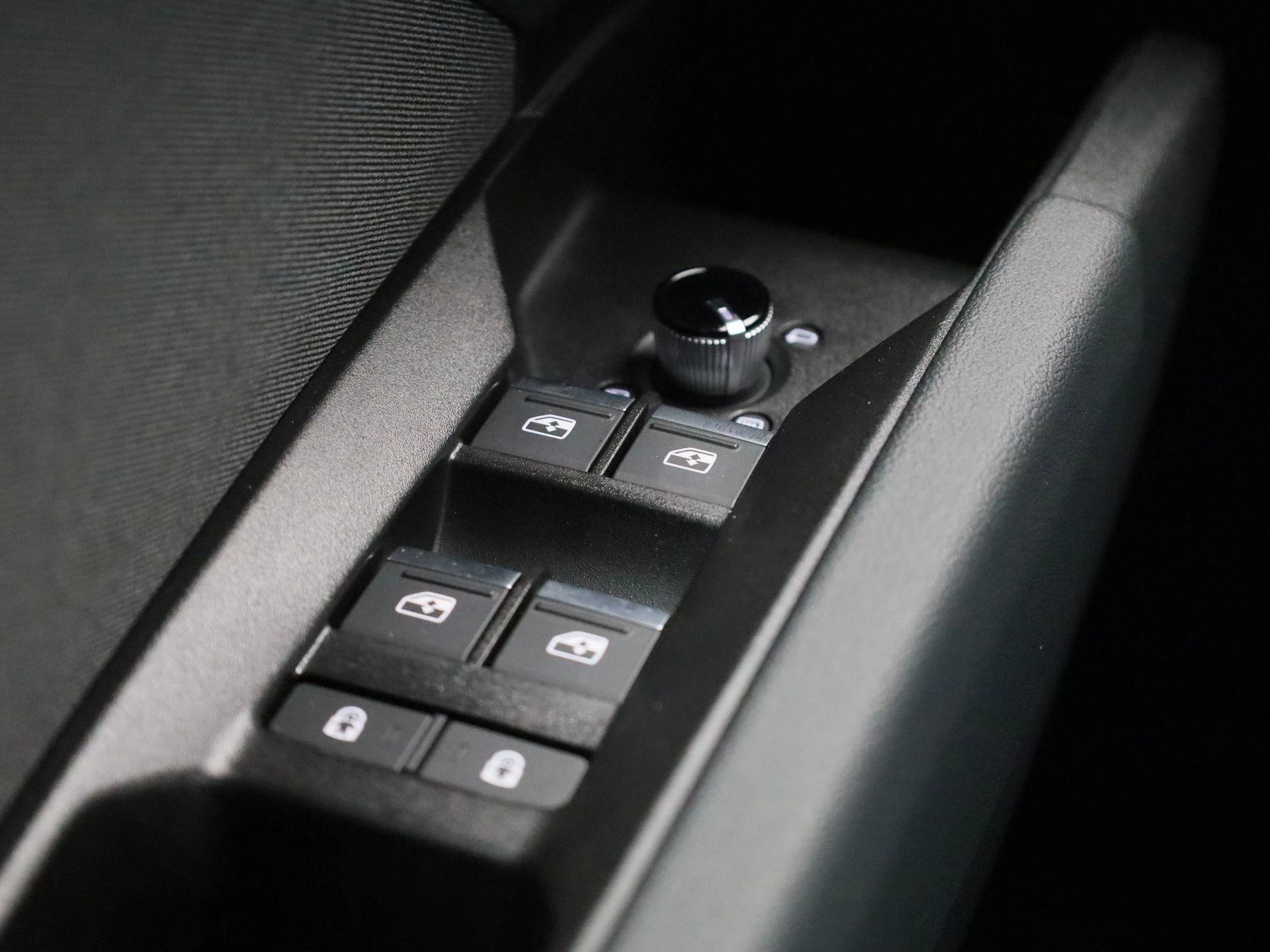 Audi-Q4 e-tron-image-36
