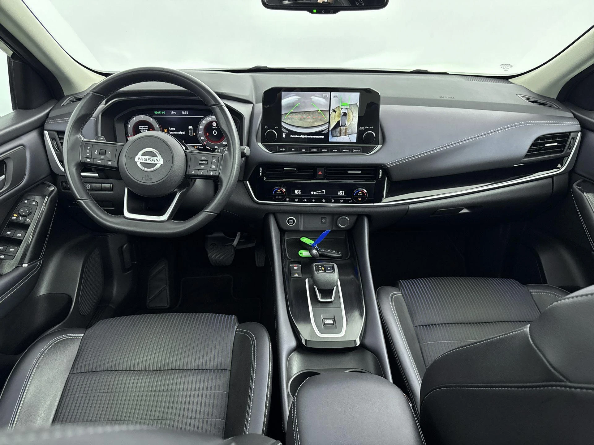 Nissan-QASHQAI-image-17