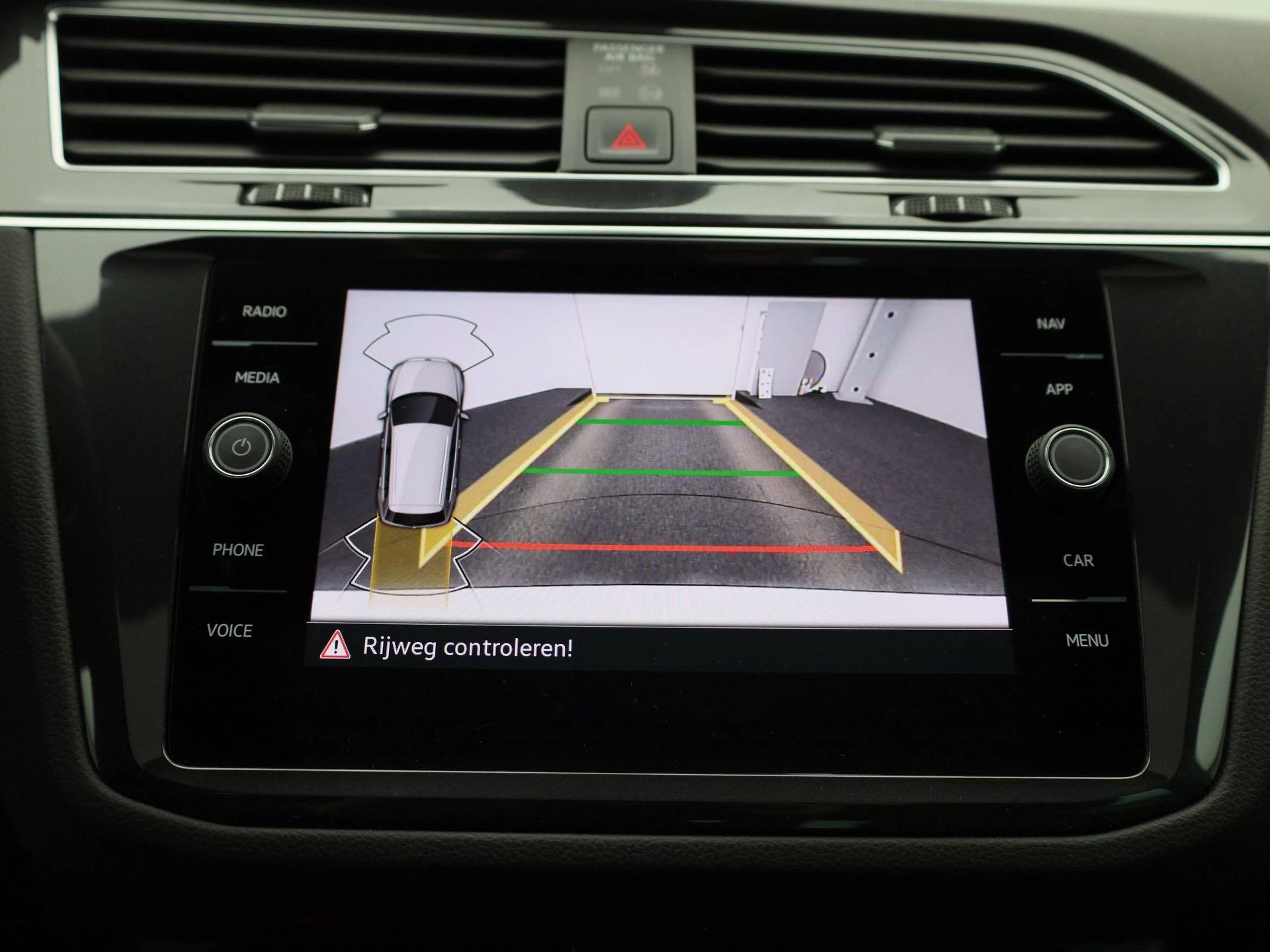 Volkswagen-Tiguan-image-32