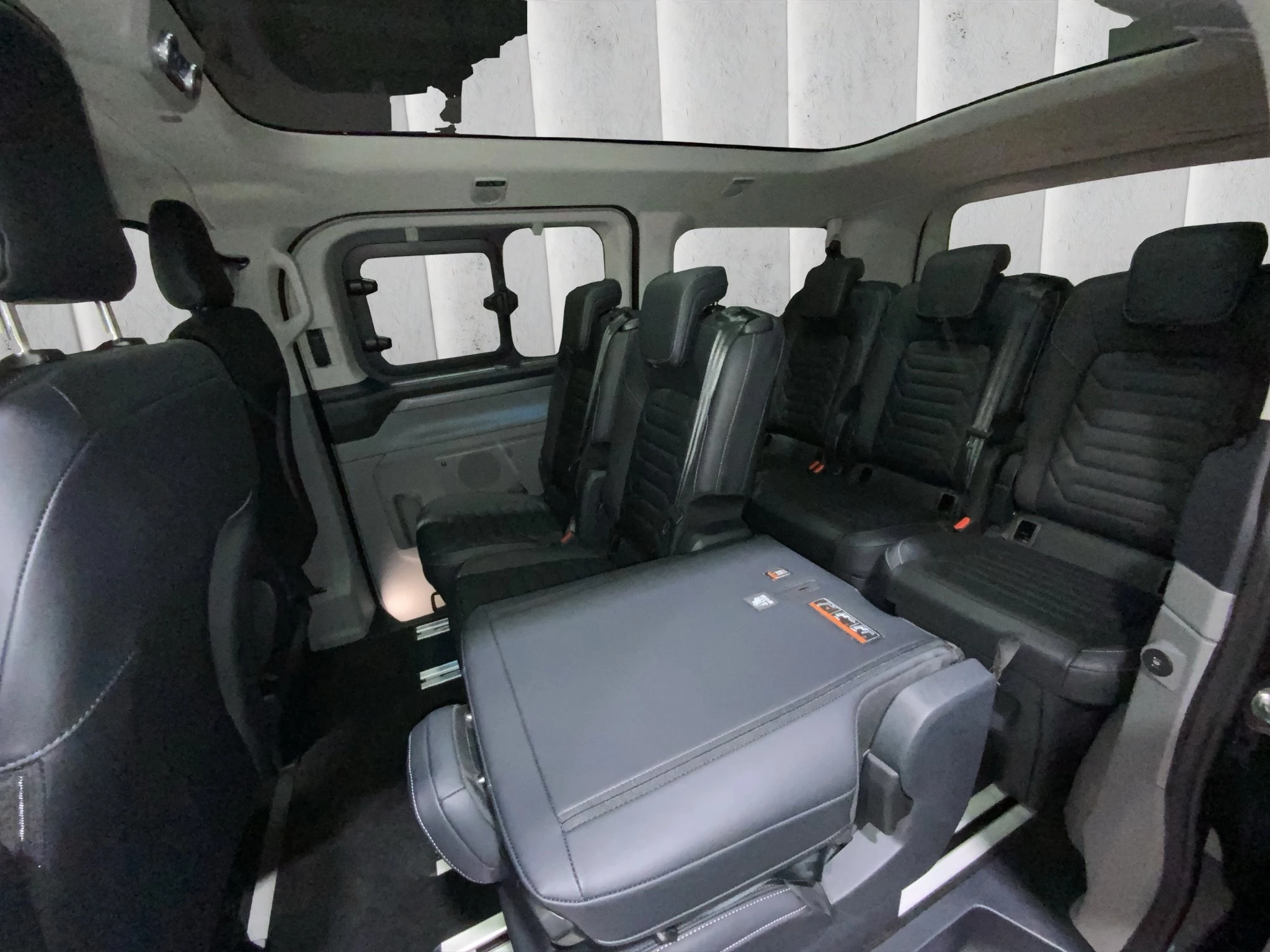 Ford-Tourneo Custom-image-8