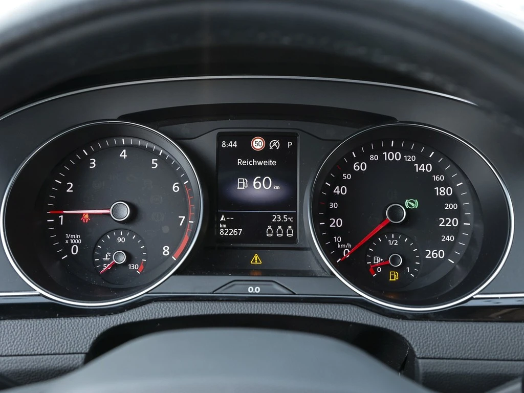 Volkswagen-Passat-image-14