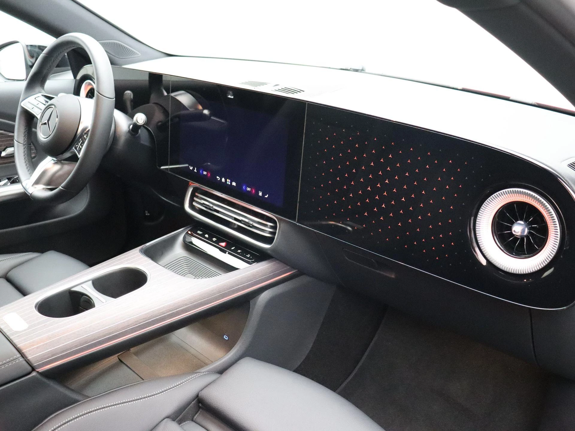 Mercedes-Benz CLA 250+ Luxury Line + MULTIBEAM LED + LEDER + MEMORY ZETELS +