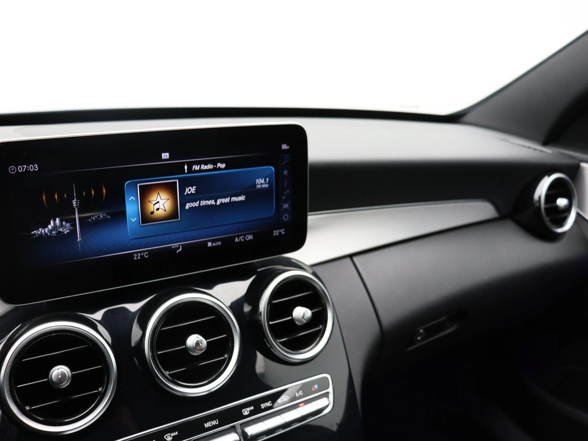 Mercedes-Benz C-Klasse 200 AMG LINE BERLINE + CARPLAY + PANORAMISCH DAK + MULTIBEAM LED +