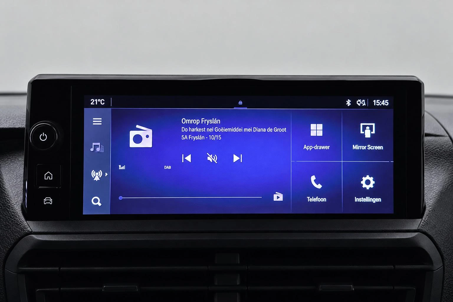 Opel-Vivaro-image-12