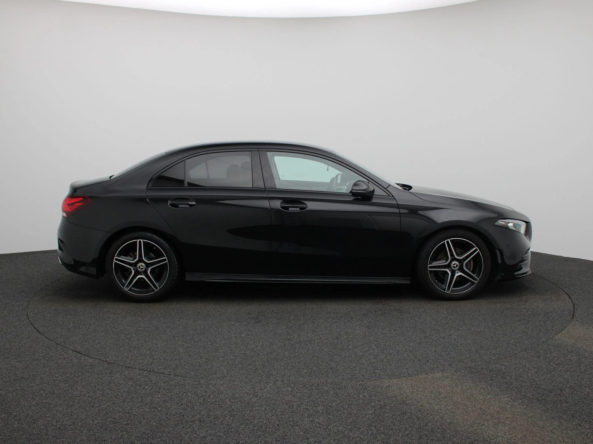 Mercedes-Benz-A-Klasse-image-5