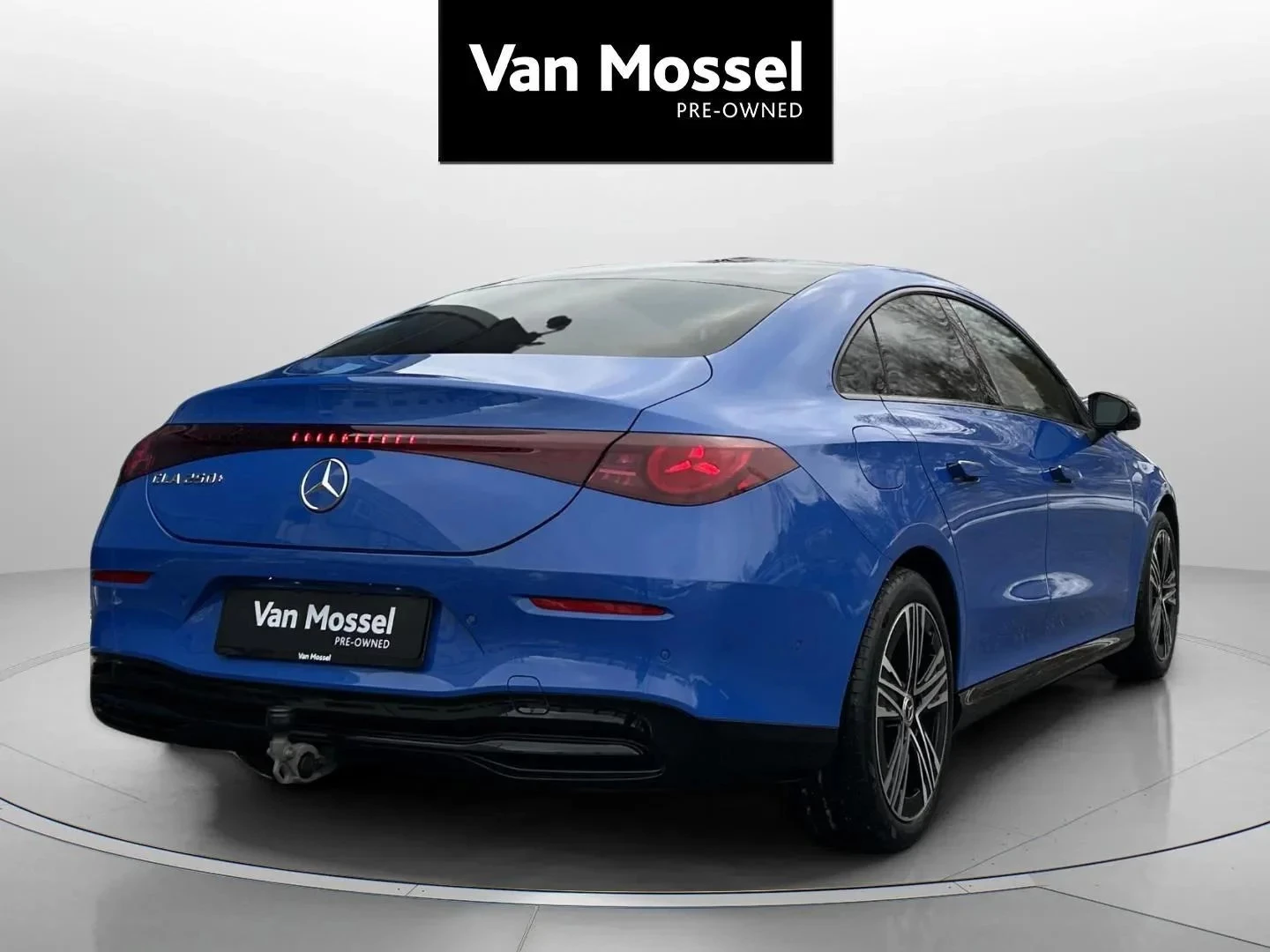 Mercedes-Benz-CLA-image-4