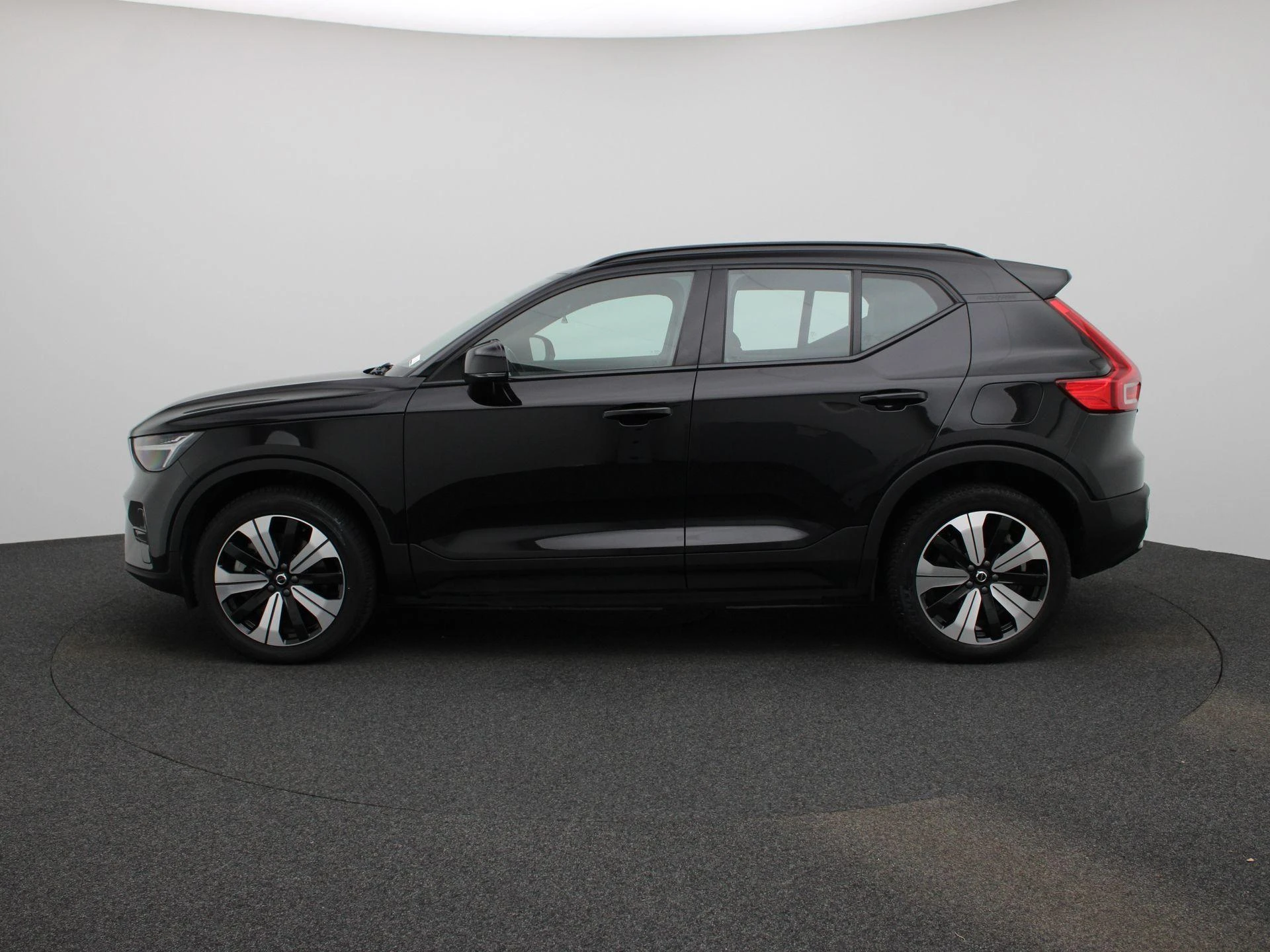 Volvo-XC40-image-3