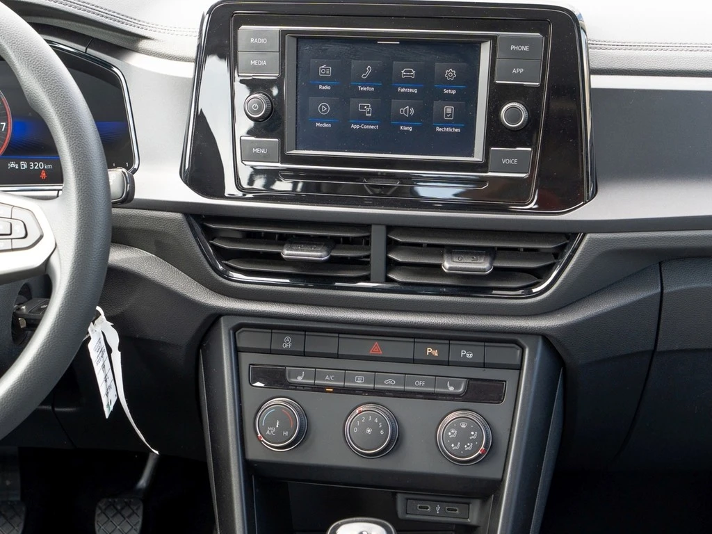 Volkswagen-T-Roc-image-12