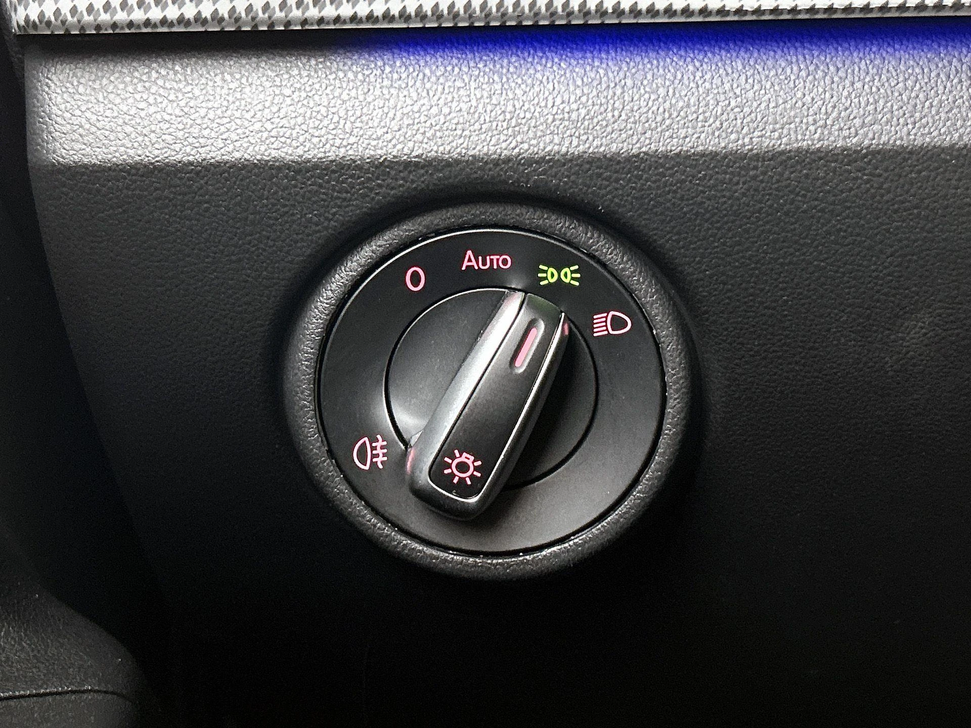 Volkswagen-e-up!-image-23