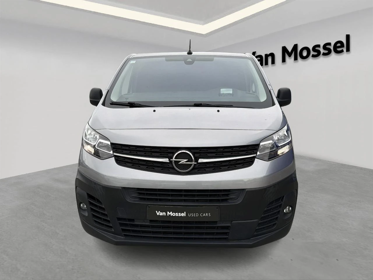 Opel-Vivaro-image-1