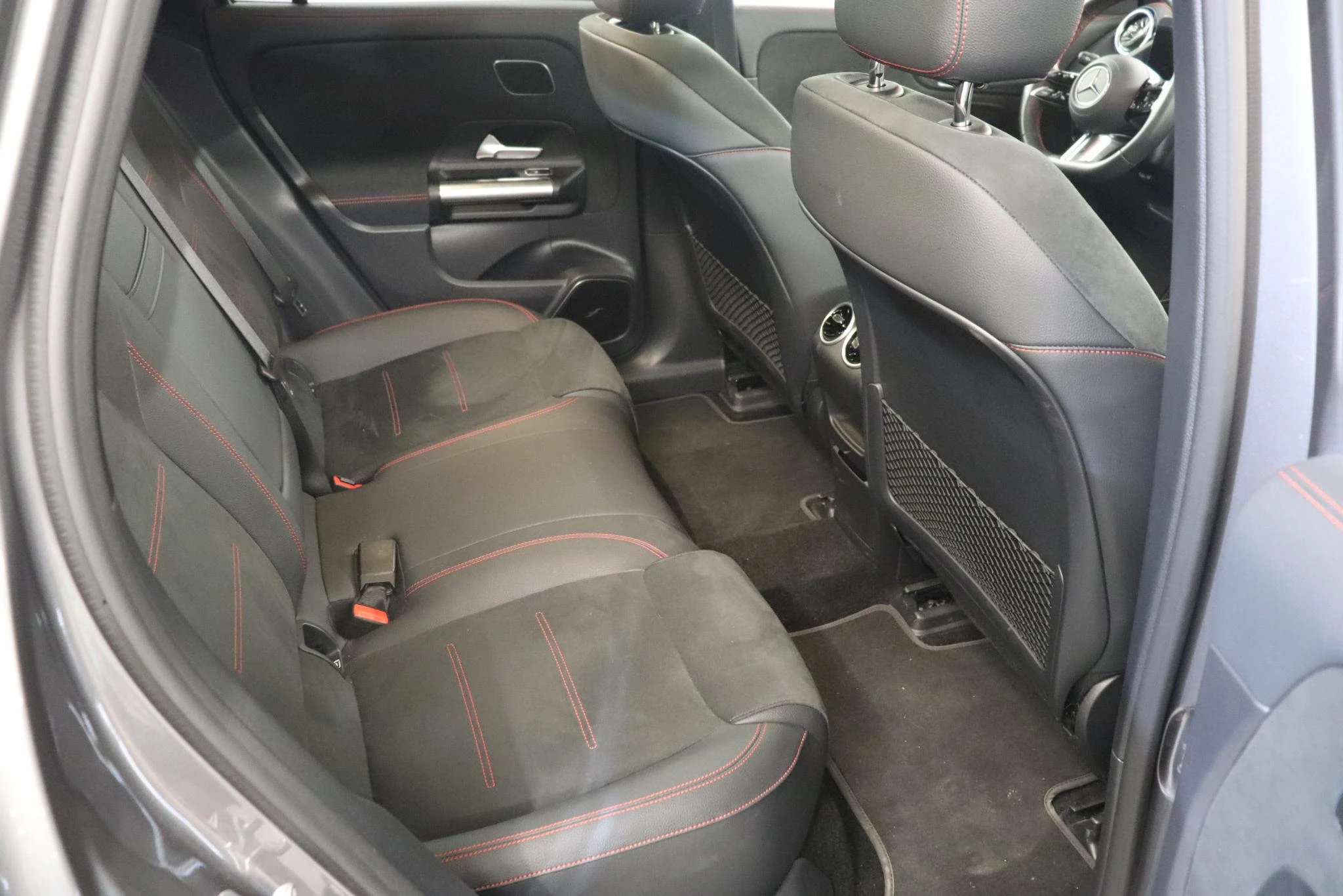 Mercedes-Benz-EQA-image-7