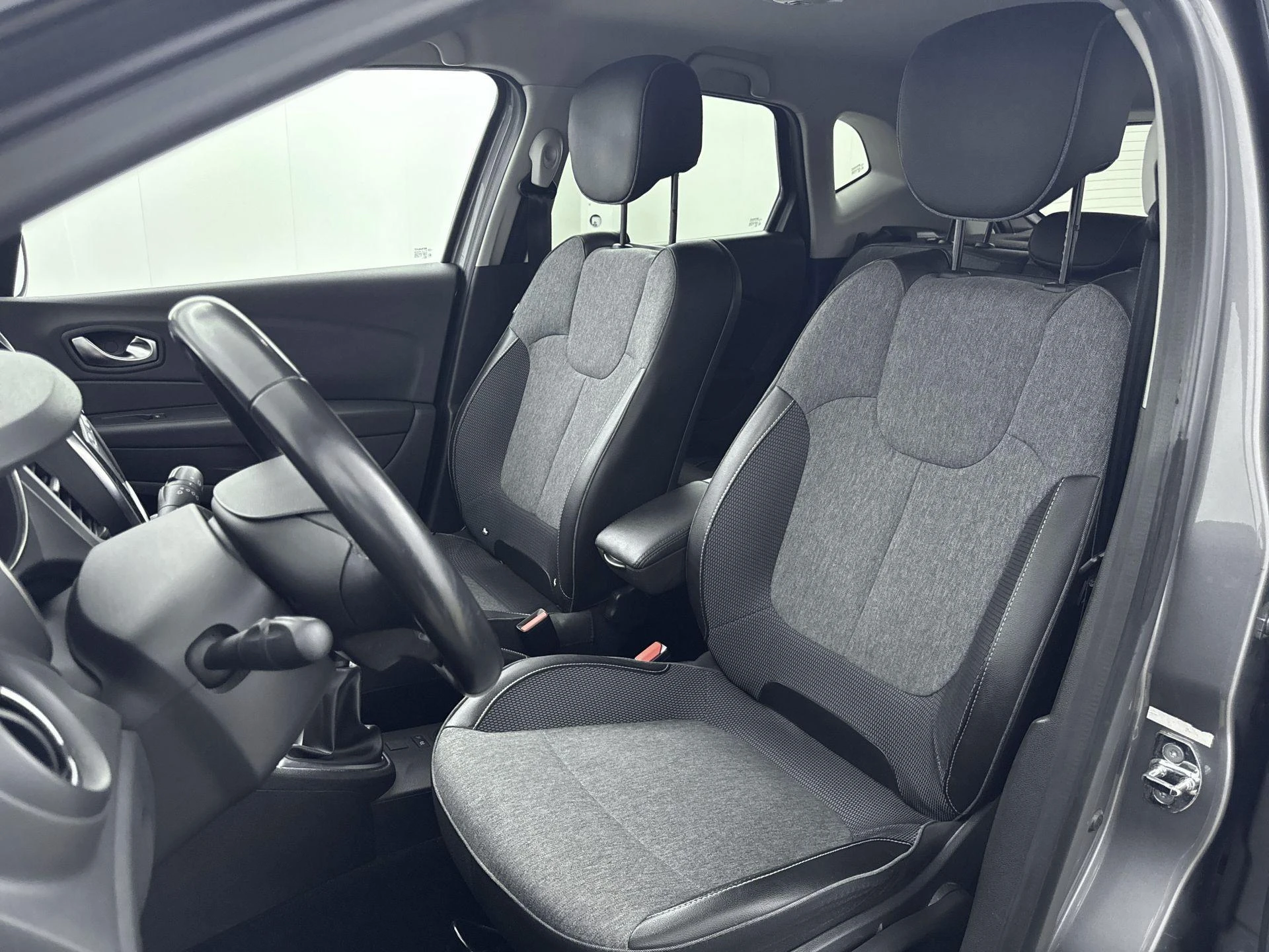 Renault-Captur-image-25