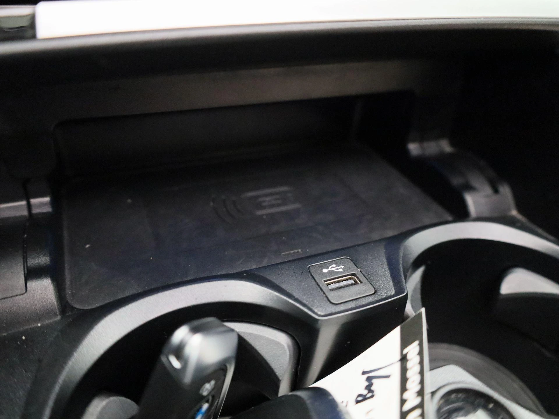 BMW-i4-image-28