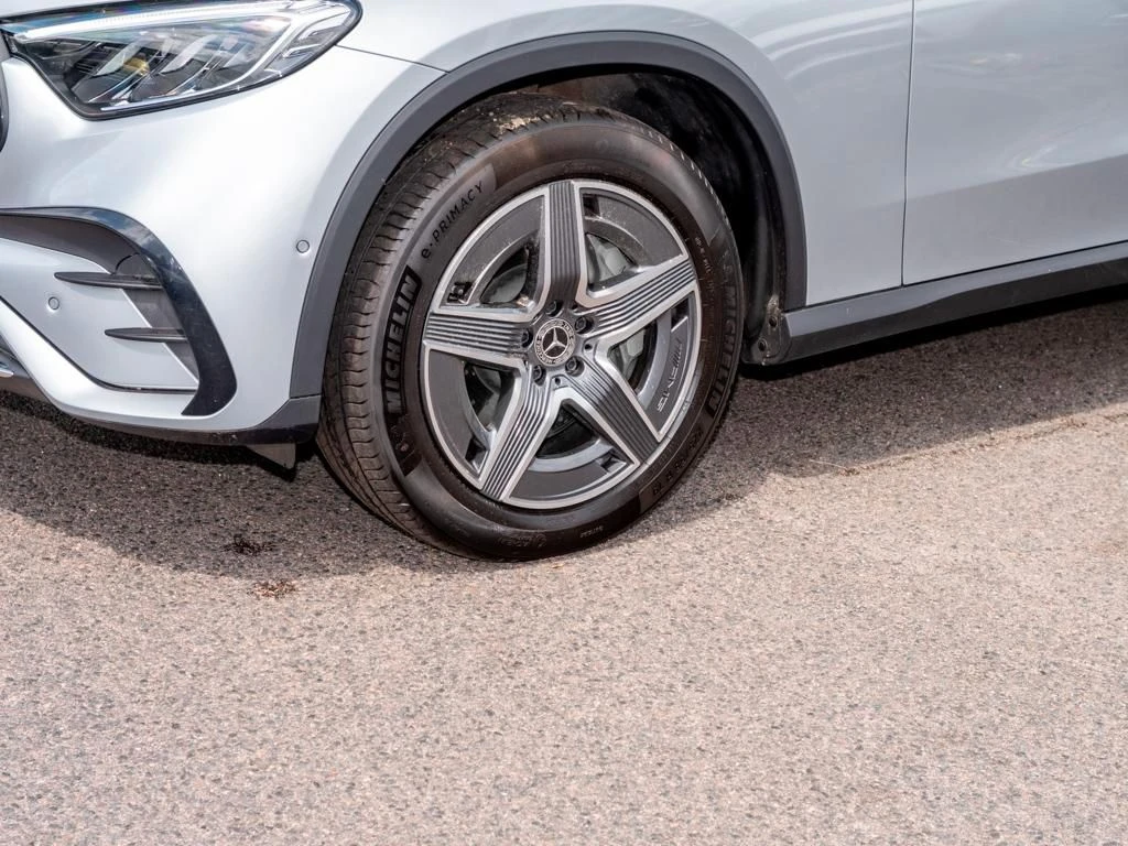 Mercedes-Benz-GLC 300 d-image-6