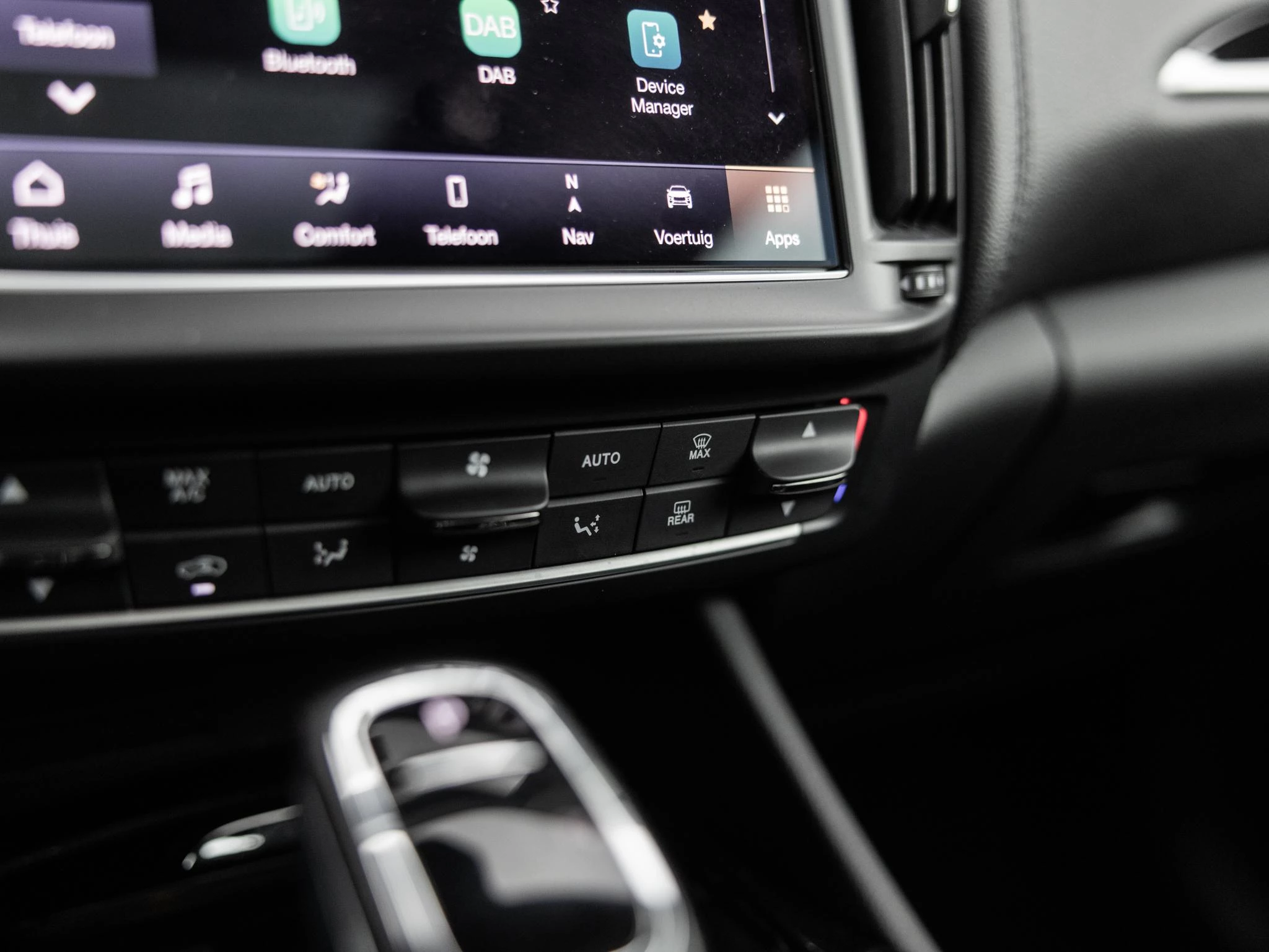 Maserati-Levante-image-56